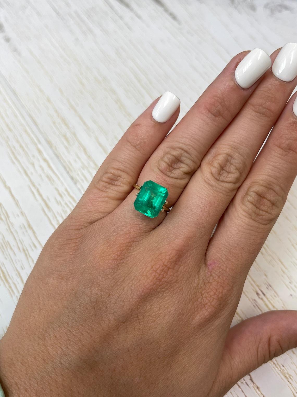 Émeraude colombienne de 7,81 carats de la mine Muzo - Pierre de naissance du mois de mai en vente 3