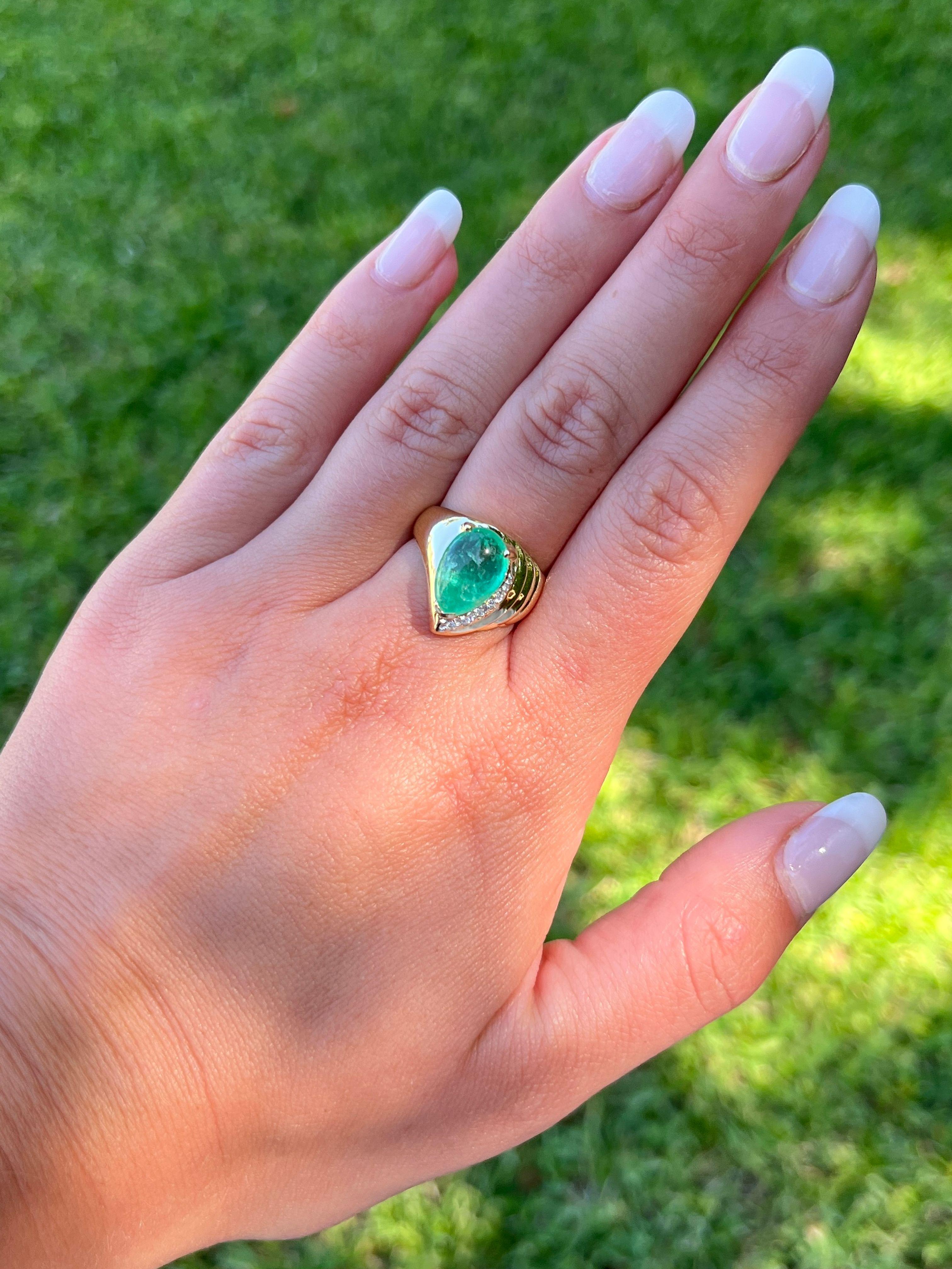 7.81 Carat Pear Shaped Cabochon Emerald Ring with Round Diamonds in 18K Gold For Sale 2