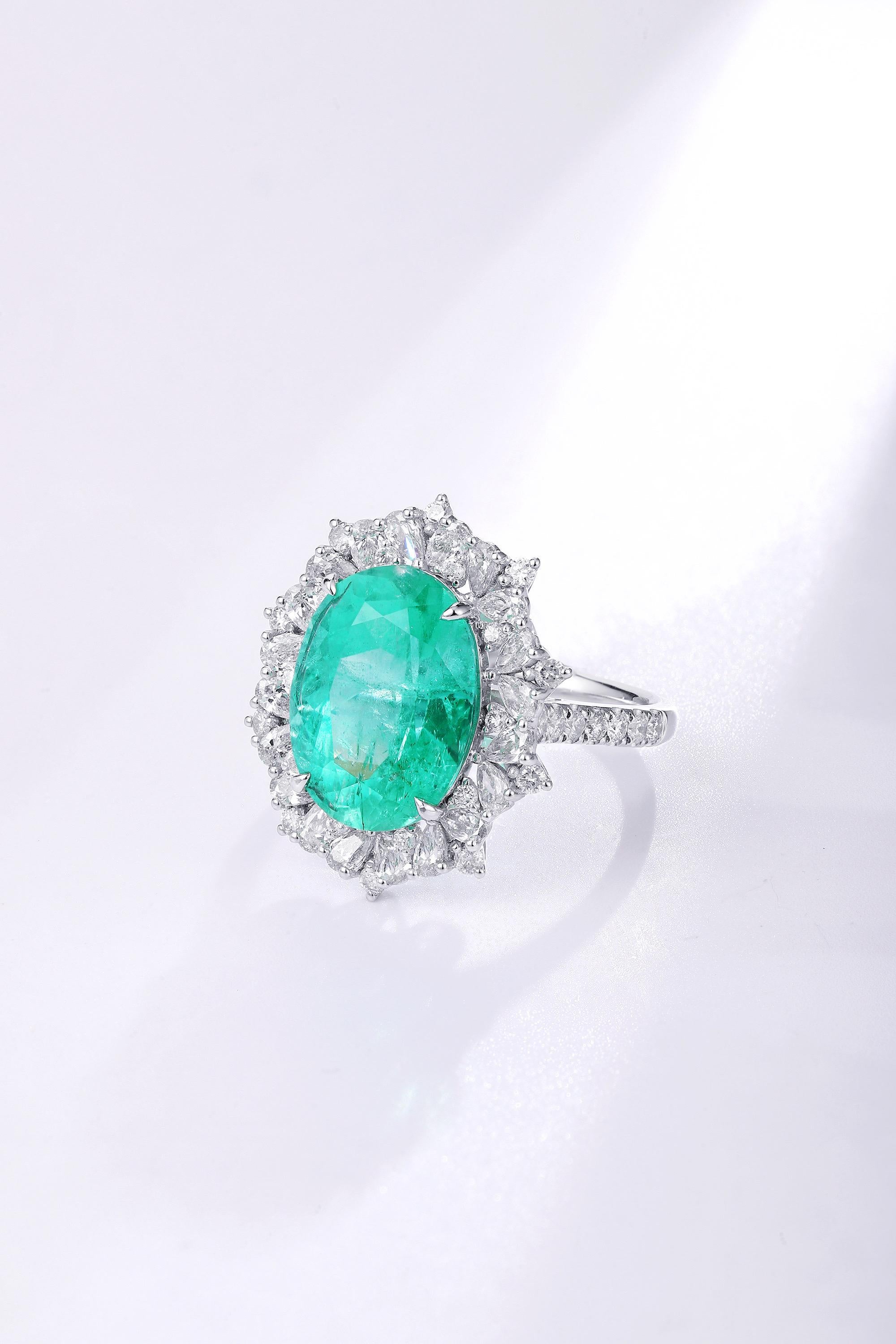5,47 ct Esmeralda sin aceite certificada por GIA Oro platino raro origen Rusia Corte brillante en venta