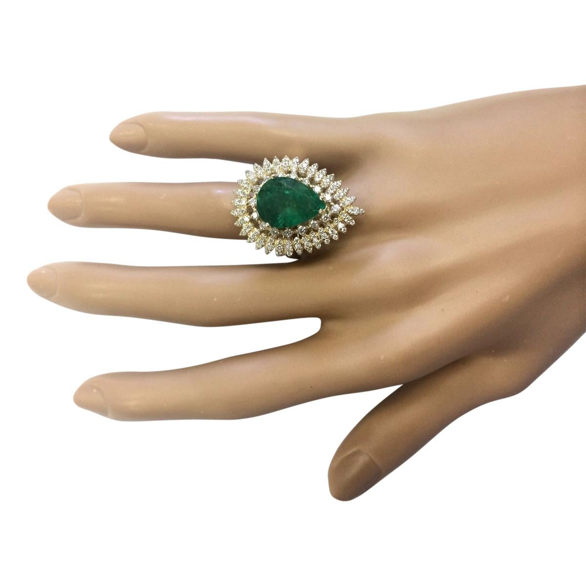 Pear Cut Exquisite Natural Emerald Diamond Ring In 14 Karat Yellow Gold  For Sale