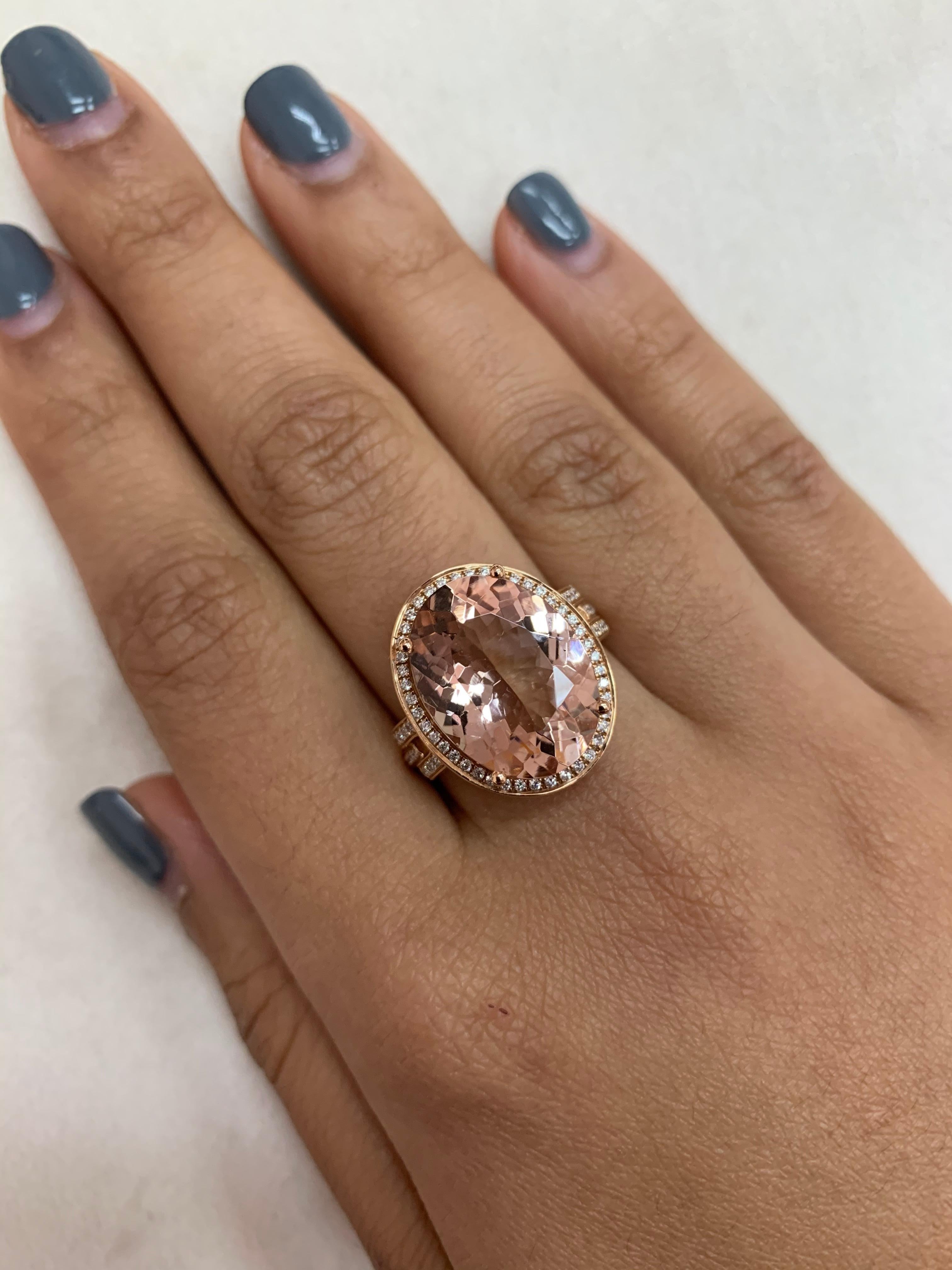 7,8 Karat Morganit-Ring aus 18 Karat Roségold mit Diamant (Zeitgenössisch) im Angebot