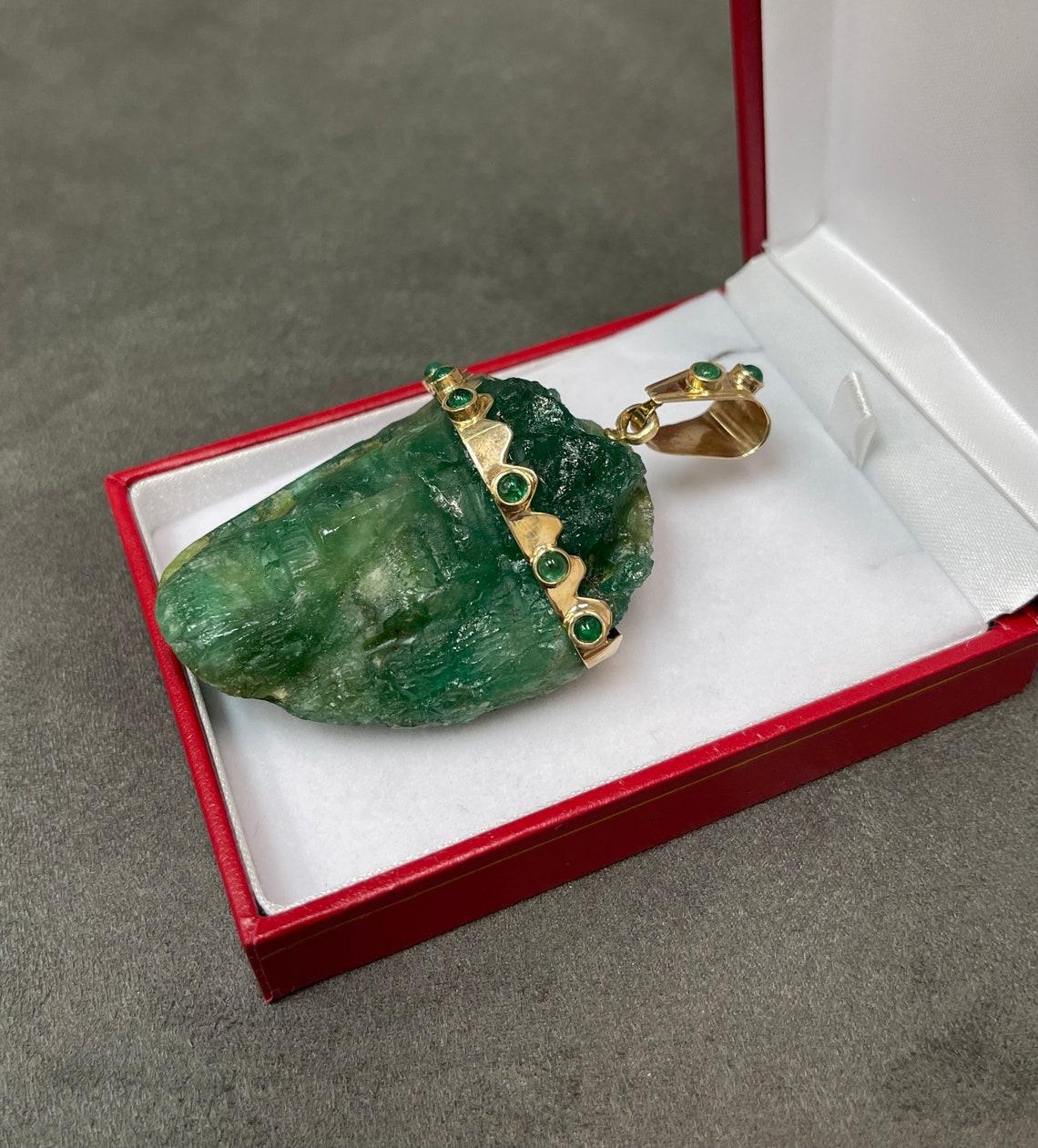 Modern 78.3 Grams Huge 18K Yellow Gold Emerald Crystal Pendant For Sale