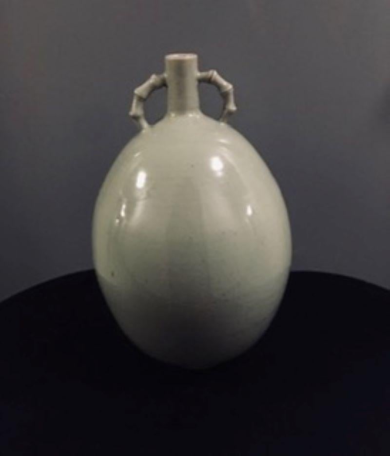 Japonisme 783 Japanese Celadon Classic Oval Shaped Vase For Sale