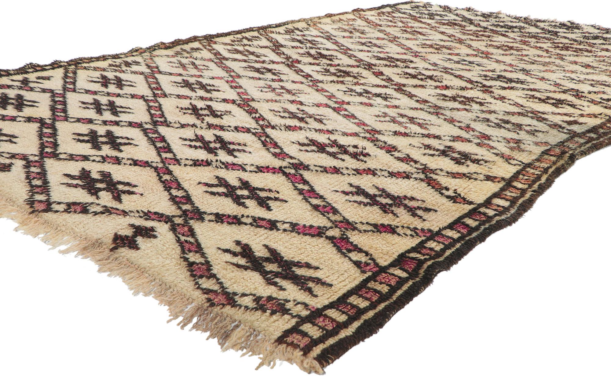 78366 vintage Moroccan Beni Ourain rug, 06'00 x 10'01. With its Midcentury Modern style, incredible detail and texture, this hand knotted wool vintage Beni Ourain Moroccan rug is a captivating vision of woven beauty. The eye-catching diamond trellis