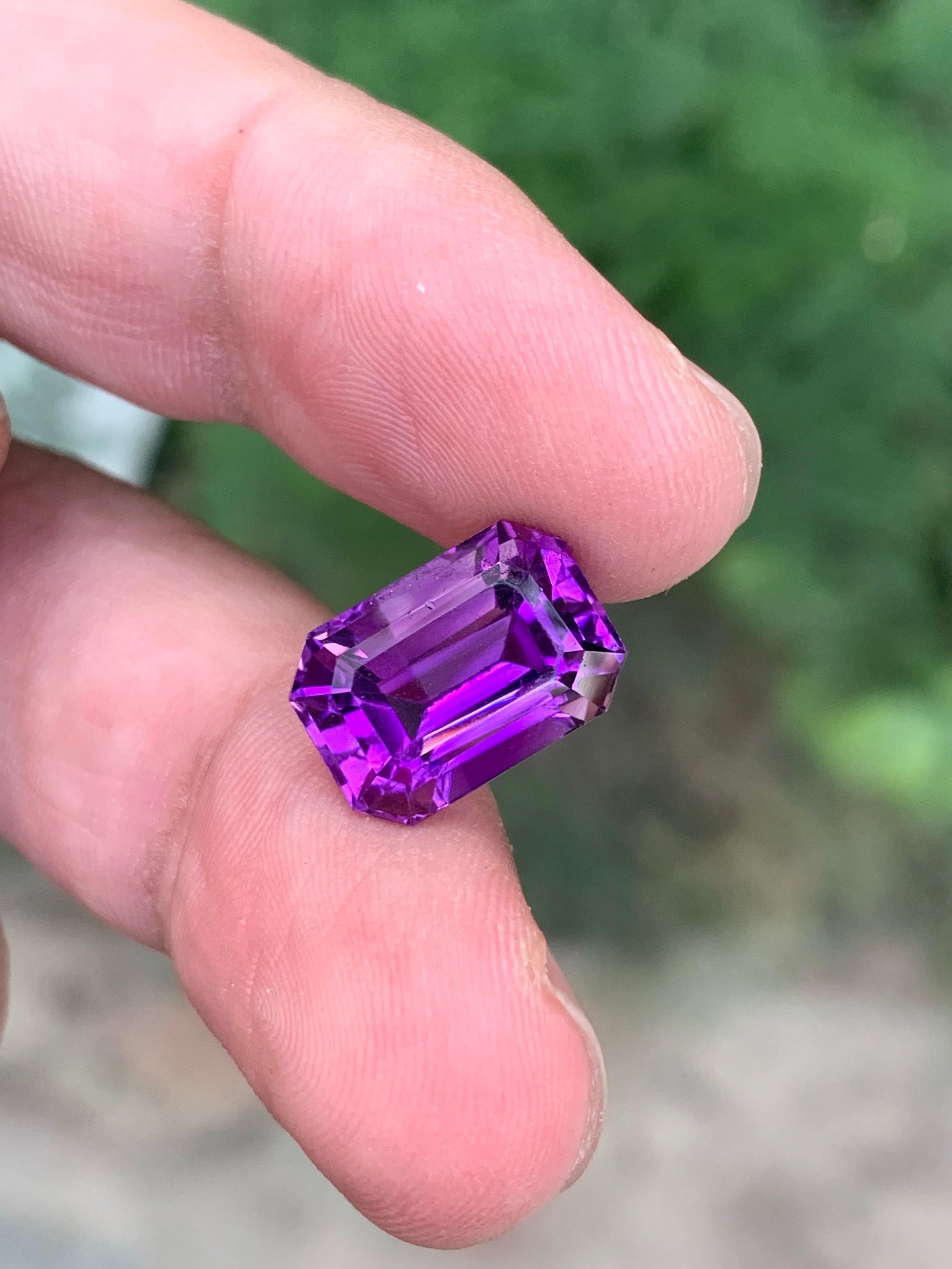 Ametista naturale sfusa da 7,85 carati a forma di ottagono dal Brasile in vendita 2