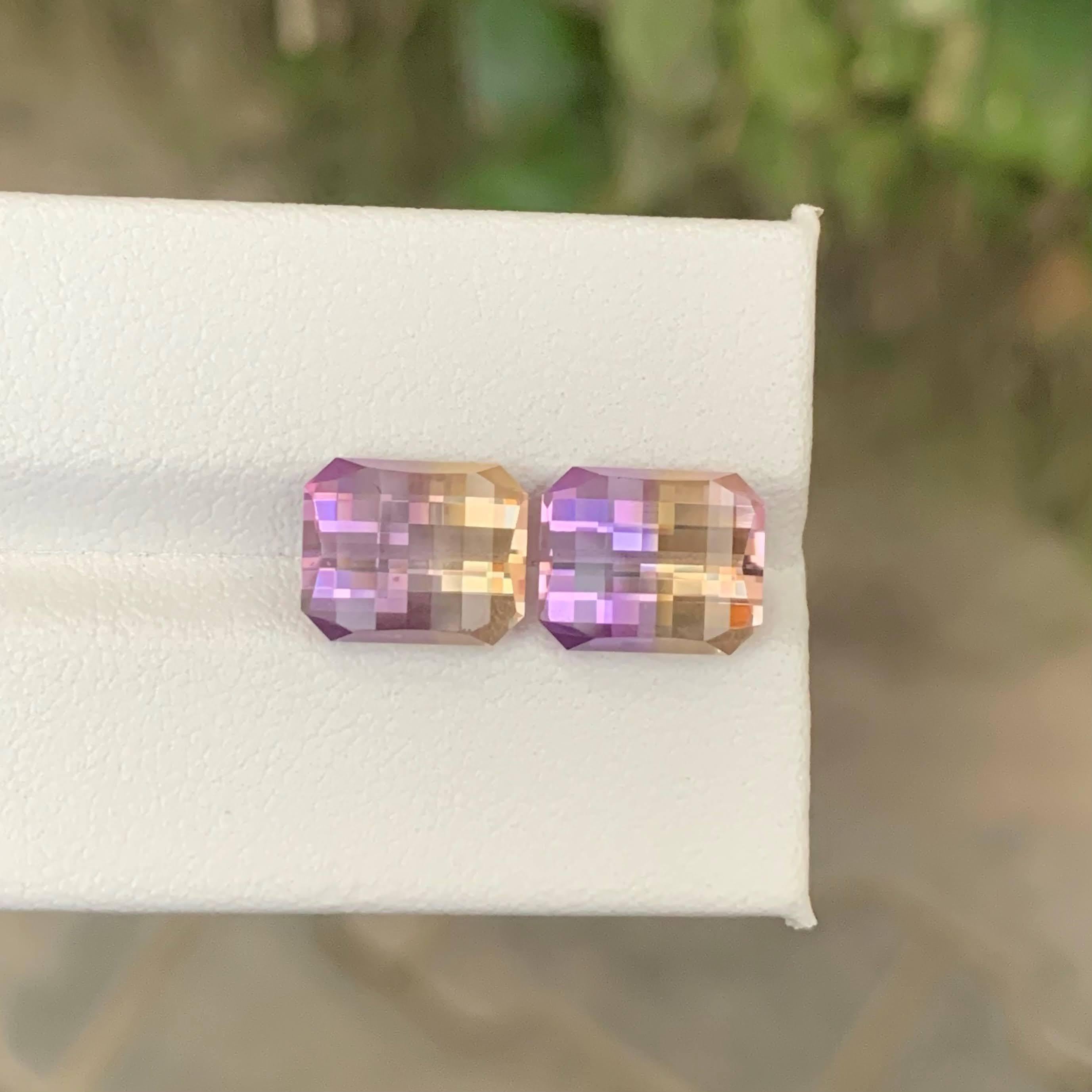 Gewicht 7,85 Karat 
Abmessungen 10,3x8,4x6,2 mm
Behandlung Keine 
Herkunft Brasilien 
Klarheit Loup Clean 
Form schneiden Pixel




Dieses exquisite 7,85-karätige Ametrin-Paar zeigt eine auffallende zweifarbige Mischung aus zartem lavendelfarbenem