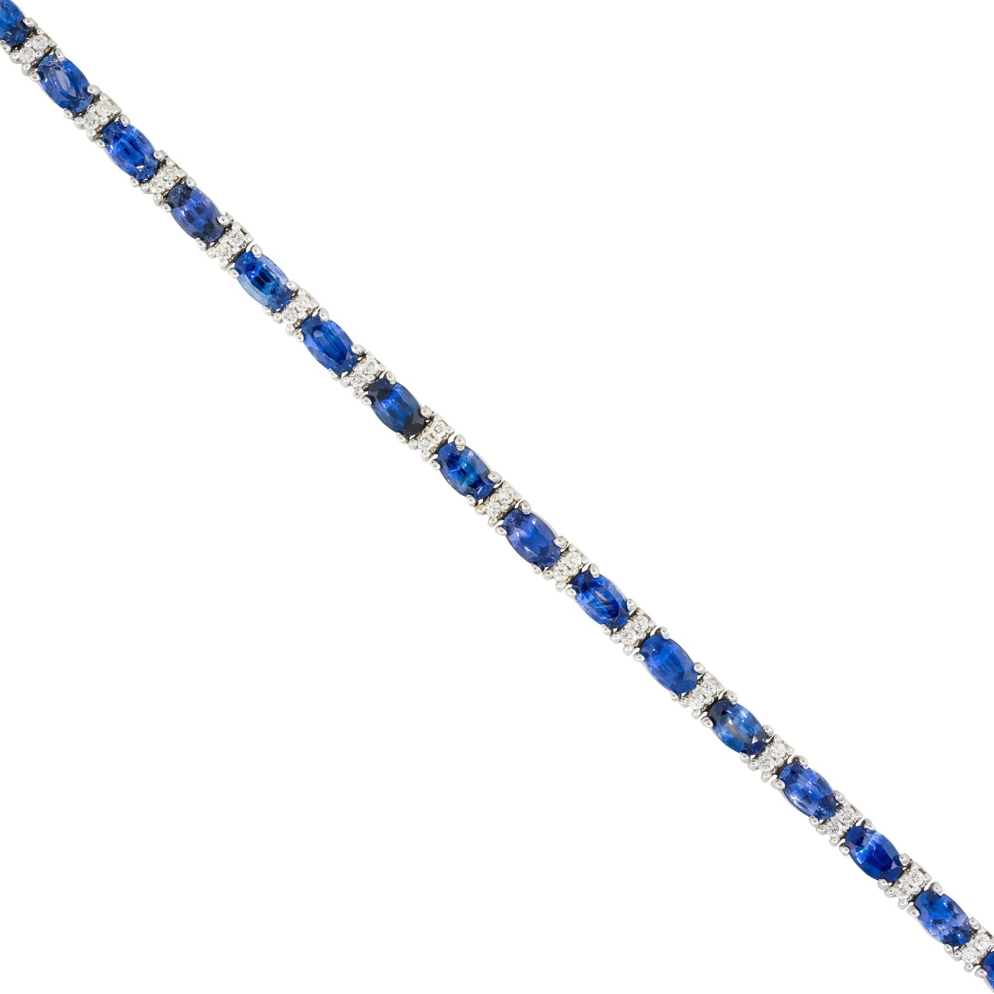Modern 7.85 Carat Oval Sapphire & Diamond Link Bracelet 18 Karat in Stock For Sale