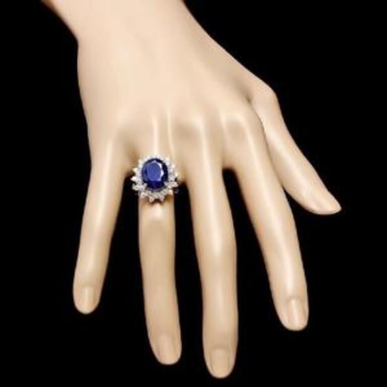 Round Cut 7.85 Carat Exquisite Natural Blue Sapphire and Diamond 14 Karat Solid White Gold For Sale