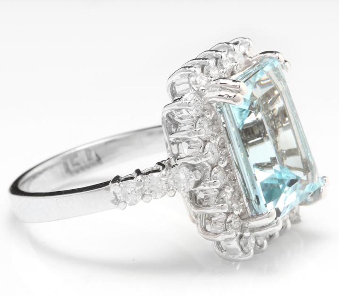 Emerald Cut 7.85 Carat Natural Aquamarine and Diamond 14 Karat Solid White Gold Ring For Sale