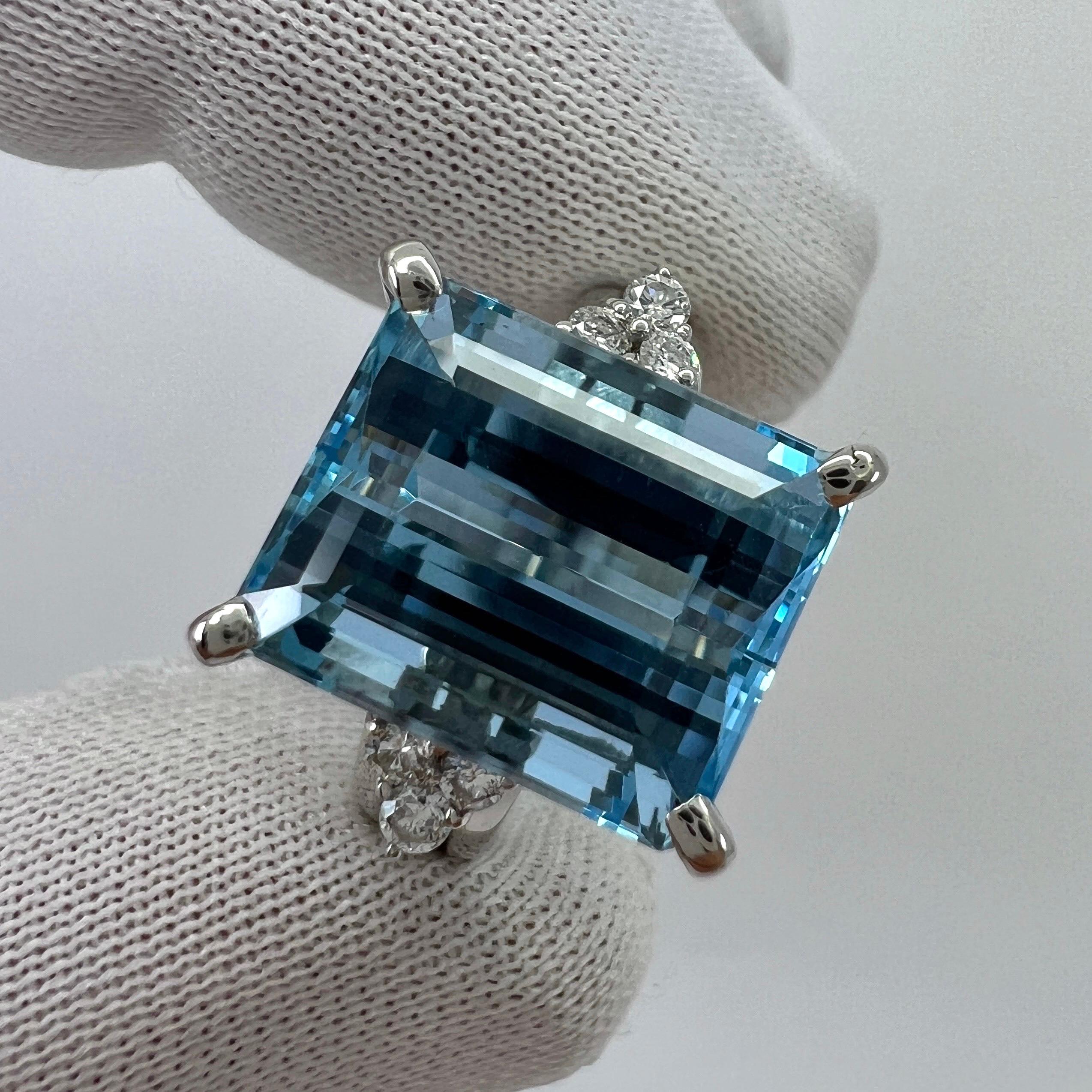 Anillo de platino con diamantes y aguamarina azul Santa María talla esmeralda de 7,85 ct en Excelente Estado en Birmingham, GB