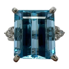 Anillo de platino con diamantes y aguamarina azul Santa María talla esmeralda de 7,85 ct