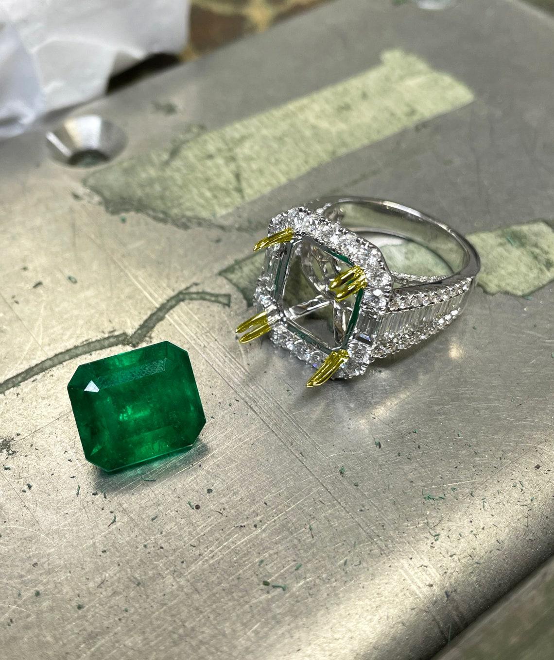 7.85tcw AAA+ Emerald & Diamond Statement Ring 18K For Sale 3