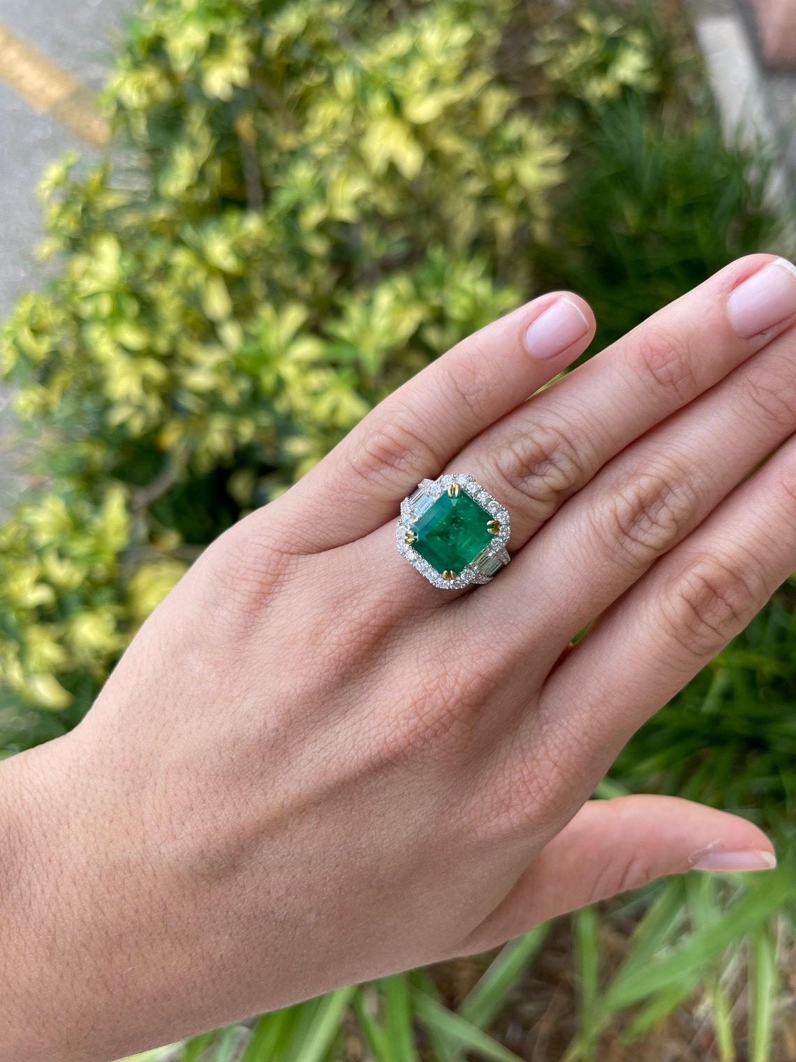 Modern 7.85tcw AAA+ Emerald & Diamond Statement Ring 18K For Sale