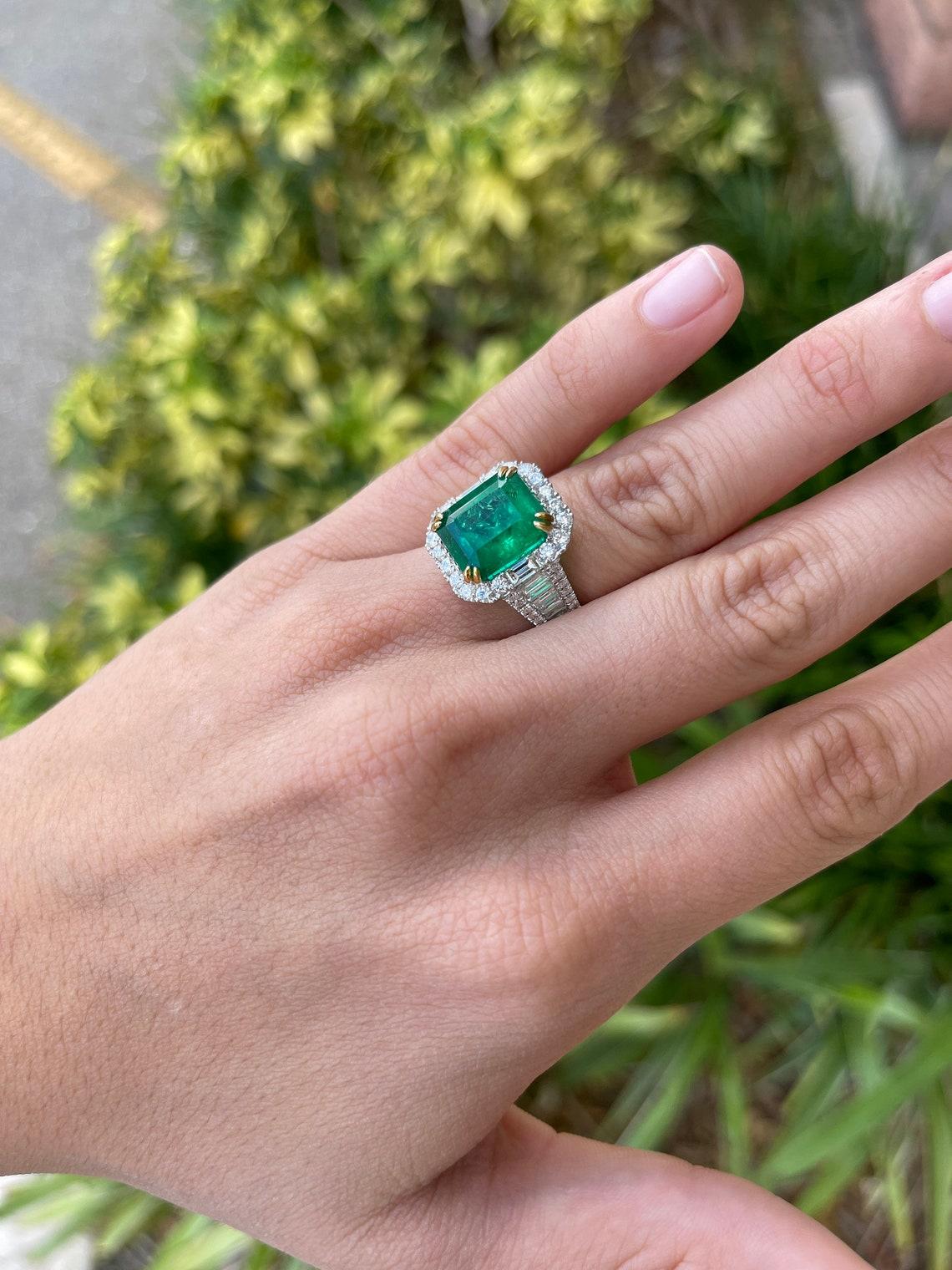 7.85tcw AAA+ Emerald & Diamond Statement Ring 18K In New Condition For Sale In Jupiter, FL