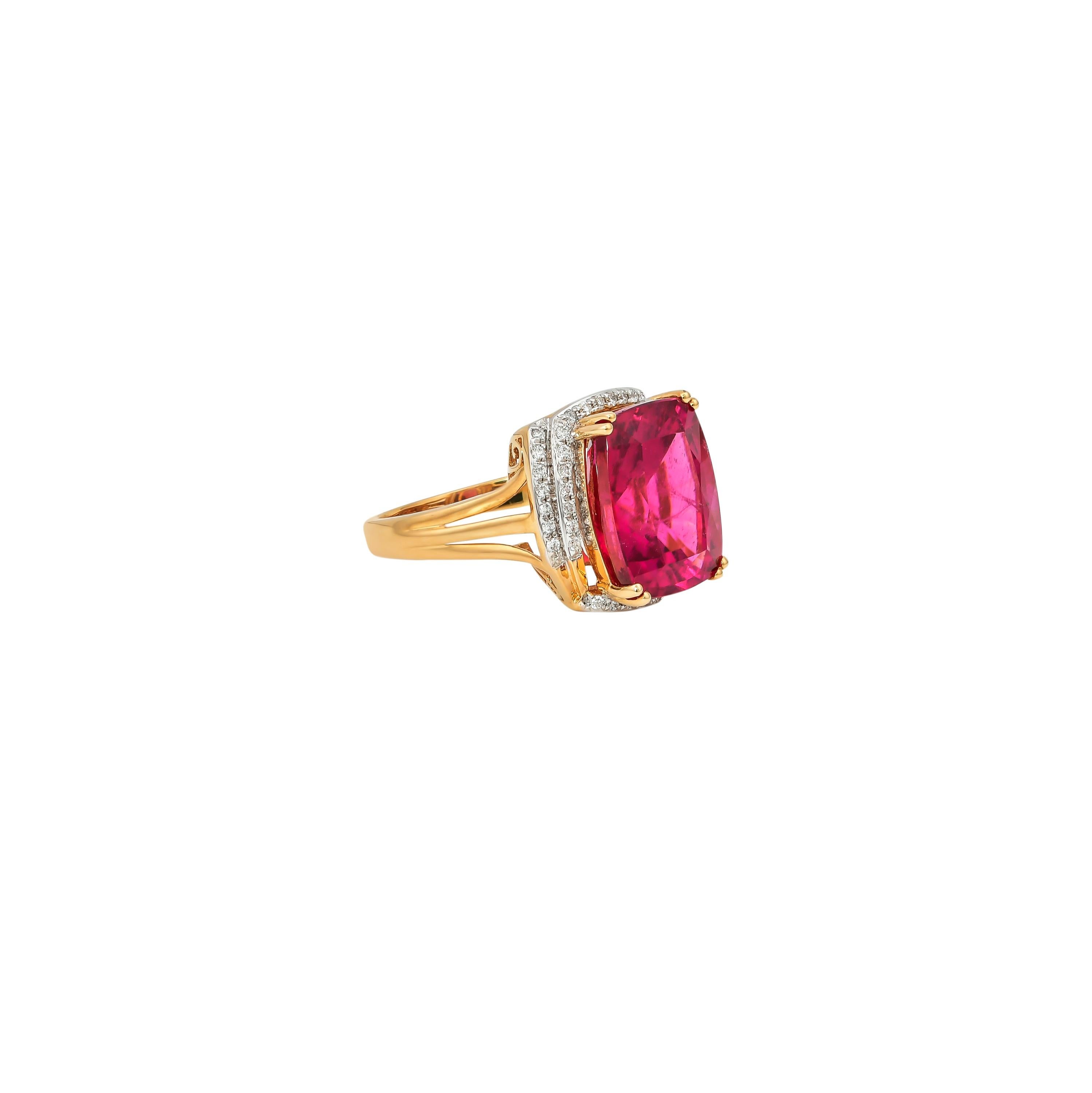 This collection of rings features the most radiant rubelites. These gemstones show a magnificant and regal deep red colour, and the yellow gold and diamond accents makes these pieces a true show stopper. 

Classic rubelite ring in 18K yellow gold