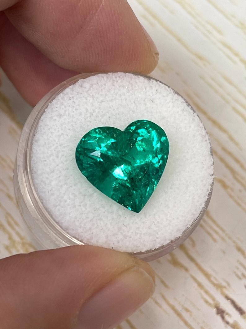 De las mujeres Esmeralda colombiana talla corazón de 7.86 quilates  AAA+ Muzo Verde 13x13,8 Gema Suelta en venta