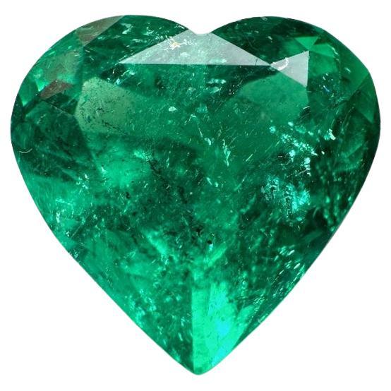 Esmeralda colombiana talla corazón de 7.86 quilates  AAA+ Muzo Verde 13x13,8 Gema Suelta en venta