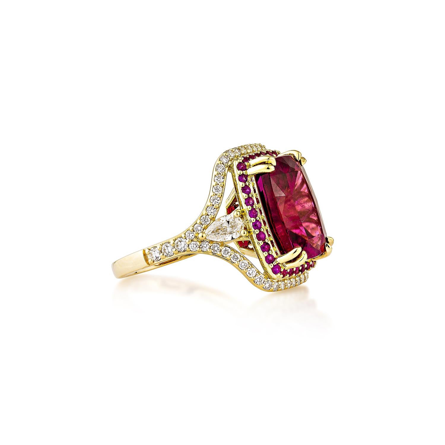 Sunita Nahata showcases an exquisite diamond studded Rubellite ring that exudes grace and elegance. This exquisite 18Karat yellow gold ring is ideal for any special occasion because it combines traditional elegance with modern flair.

Rubellite