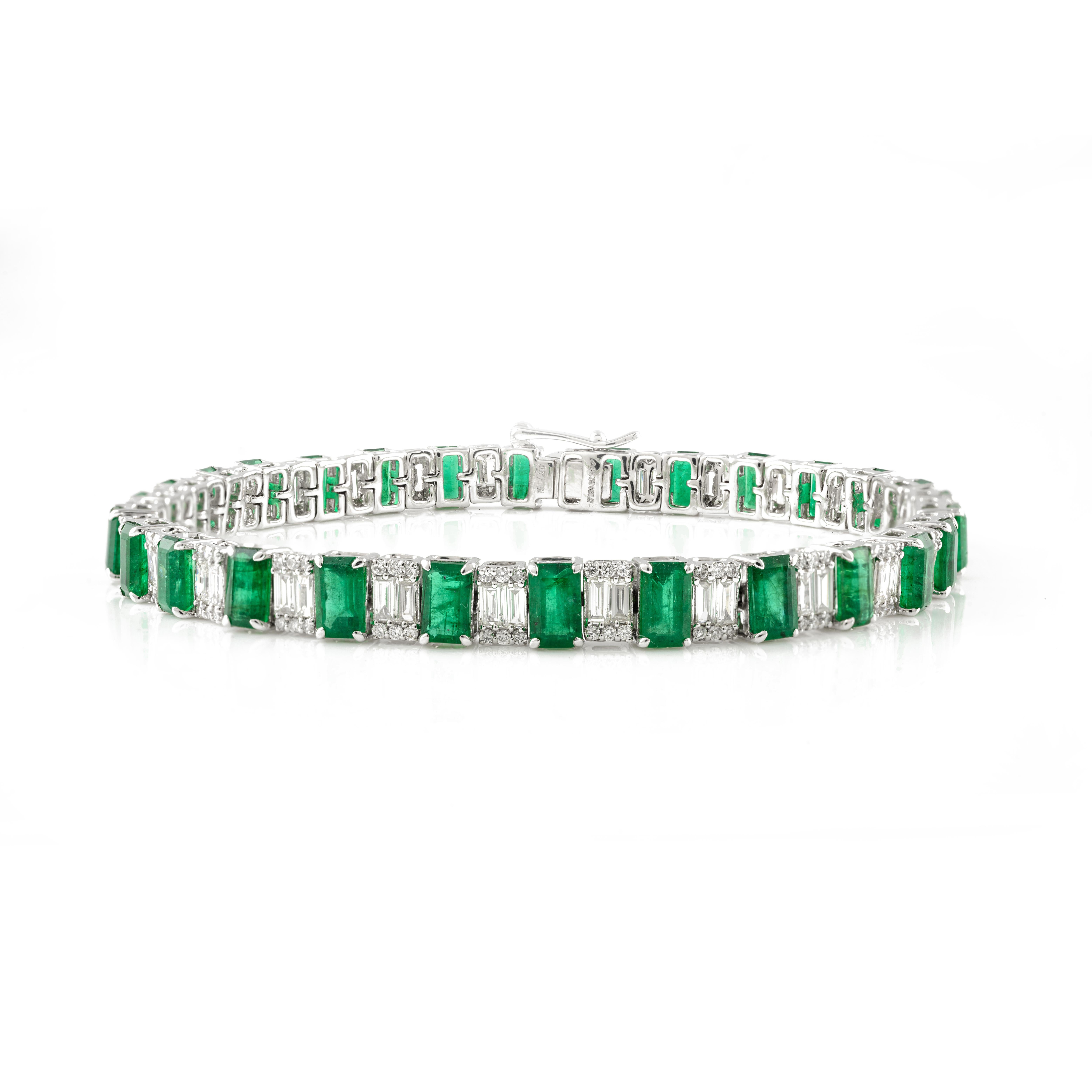 This Natural Emerald Tennis Bracelet in 18K gold with Diamond showcases 28 endlessly sparkling natural emerald, weighing 7.86 carats and 224 pieces of diamonds weighing 2.01 carats. It measures 7 inches long in length. 
Emerald enhances intellectual