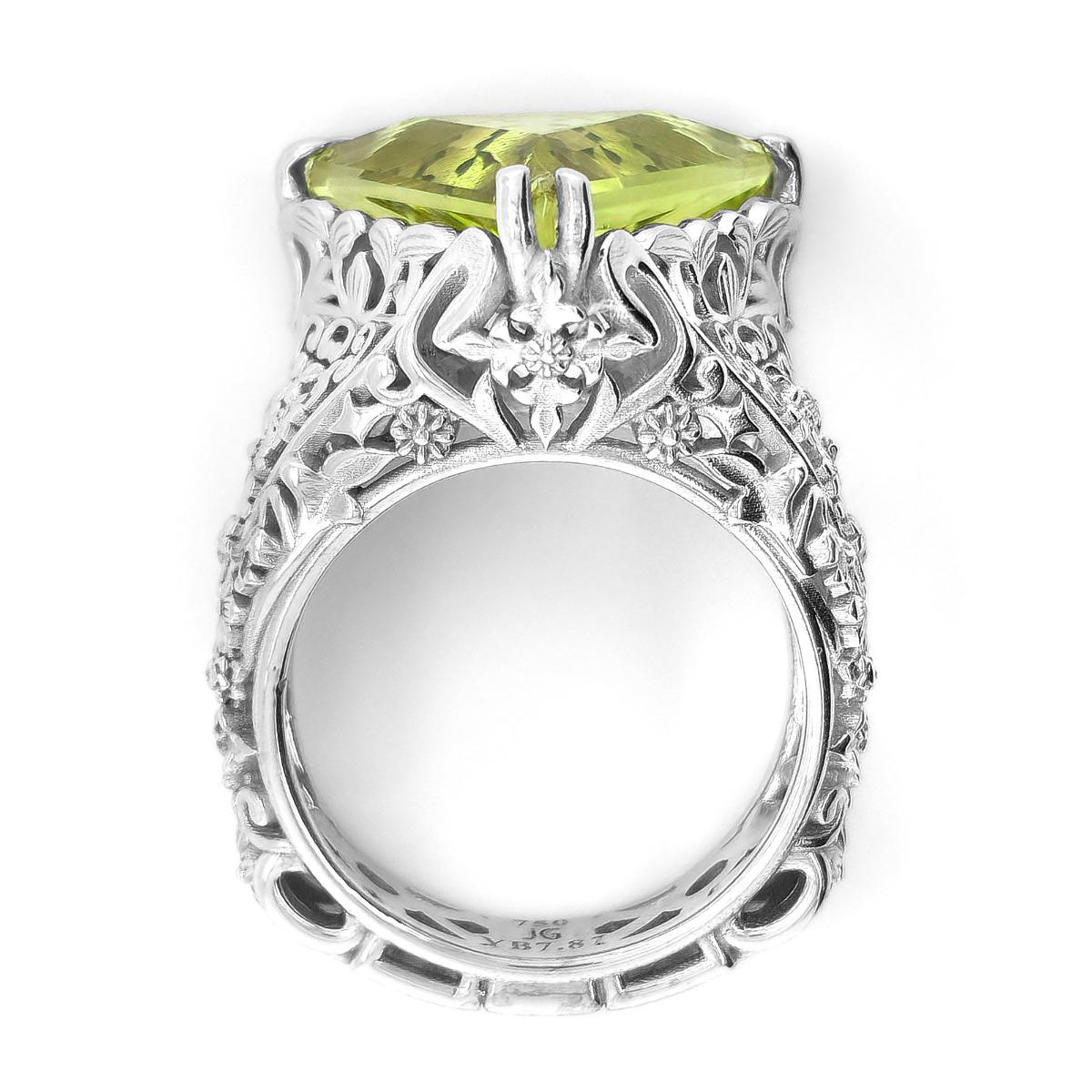 7.87 Carats Greenish Yellow Beryl set in 18K White Gold Ring In New Condition For Sale In Los Angeles, CA