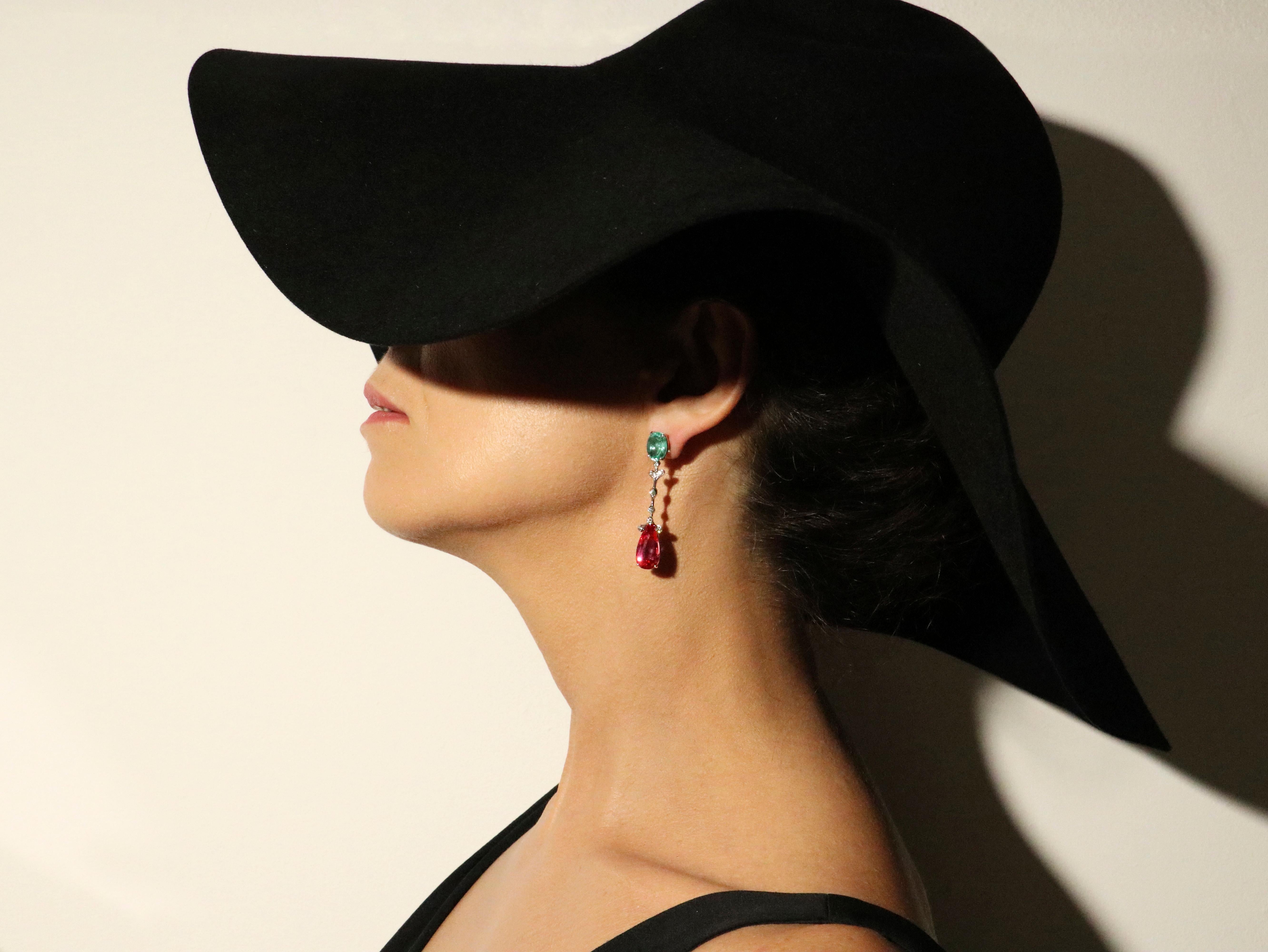 Boucles d'oreilles en or blanc avec tourmaline Paraiba 7,52 carats spinelle rouge IF D diamants 7,87 carats Unisexe en vente