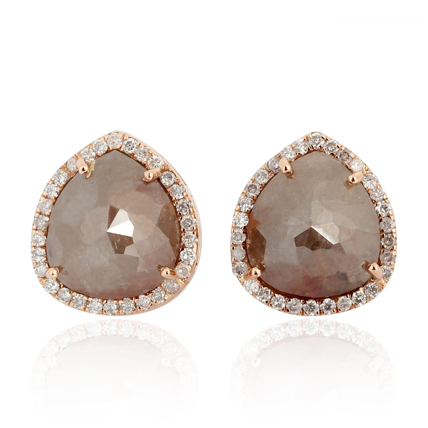 Contemporain Clous d'oreilles en or 18 carats avec diamants fantaisie de 7,89 carats en vente