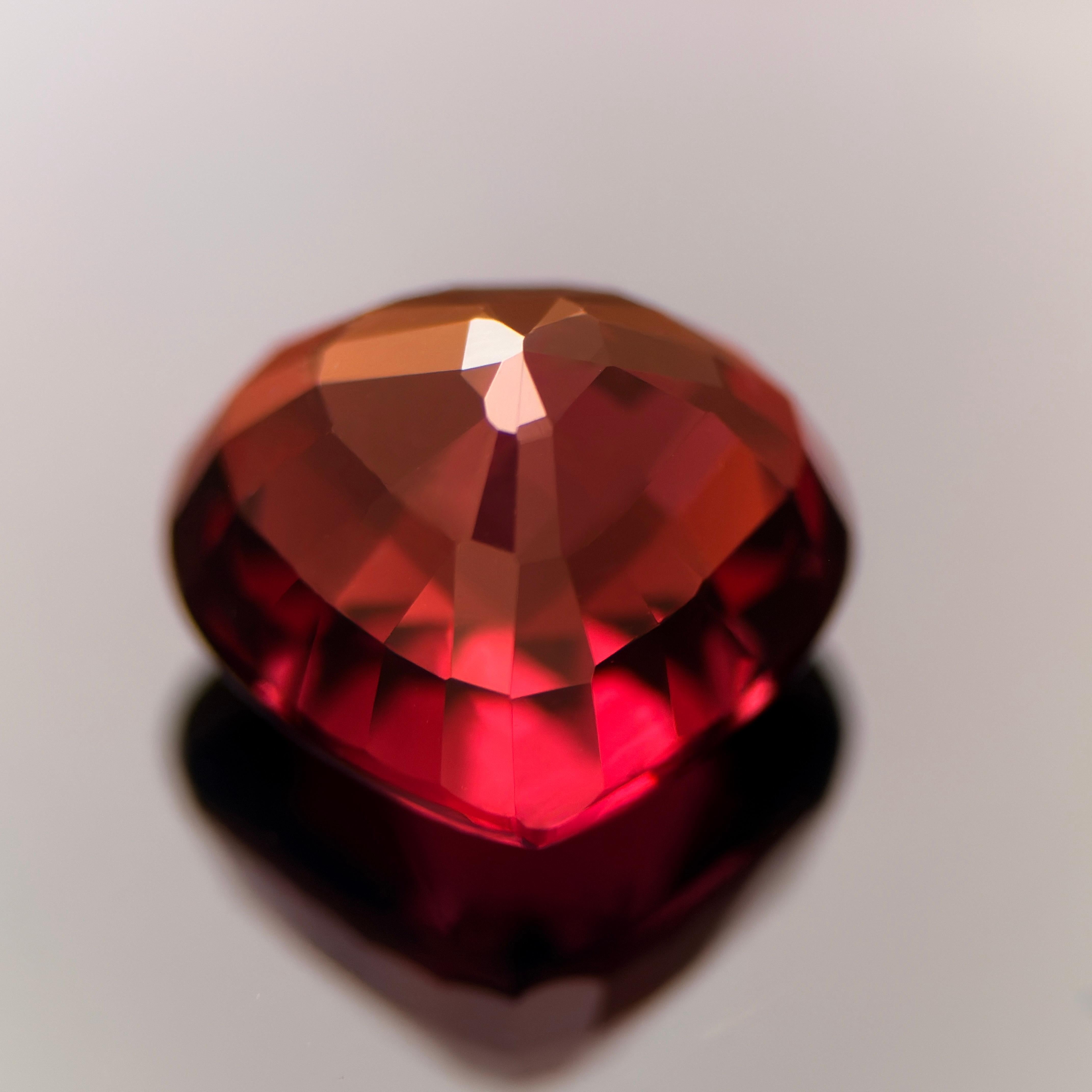 Women's or Men's 7.89-Carat Natural Garnet — Heart Cut, Deep Red, Exceptional Brilliance For Sale