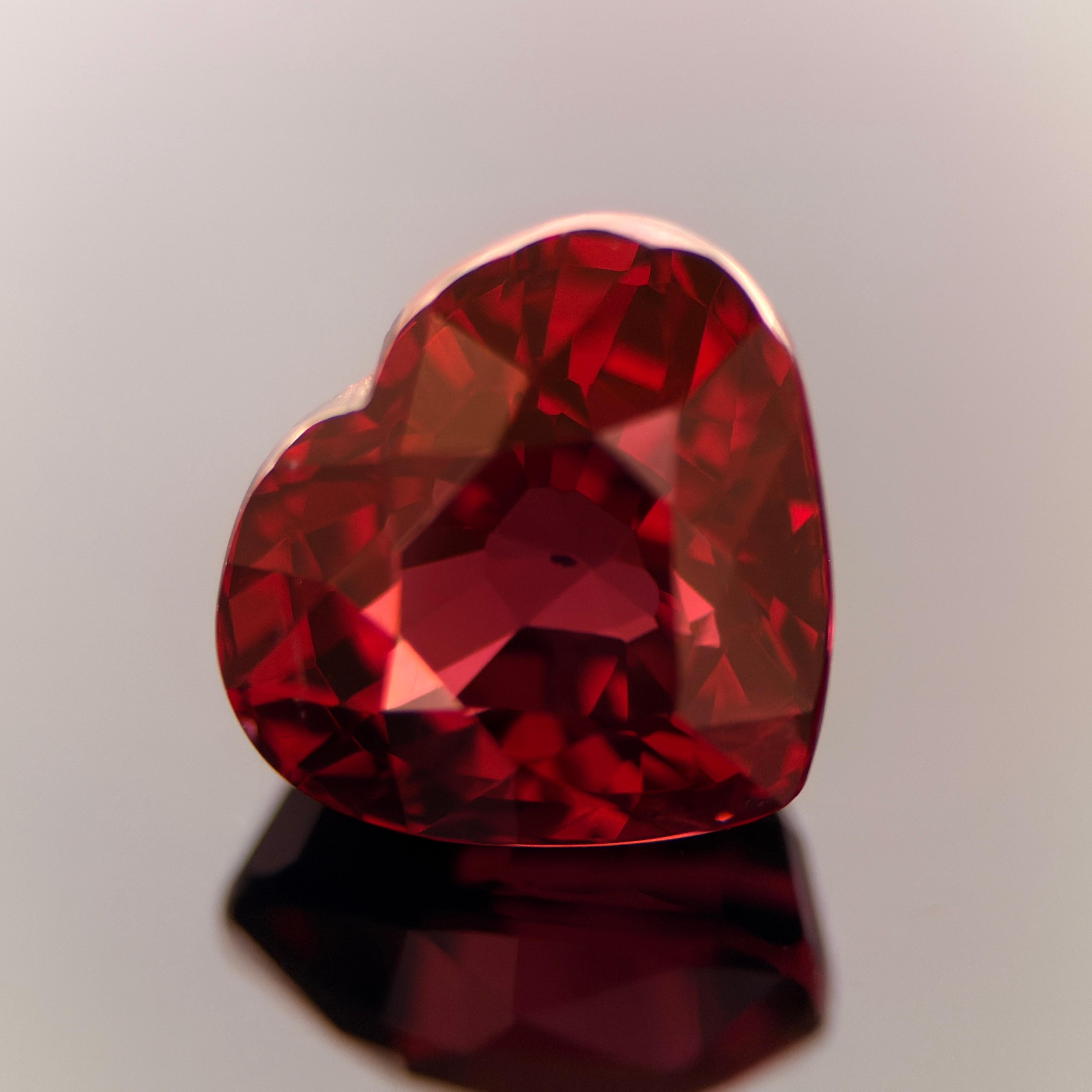 7.89-Carat Natural Garnet — Heart Cut, Deep Red, Exceptional Brilliance For Sale 4