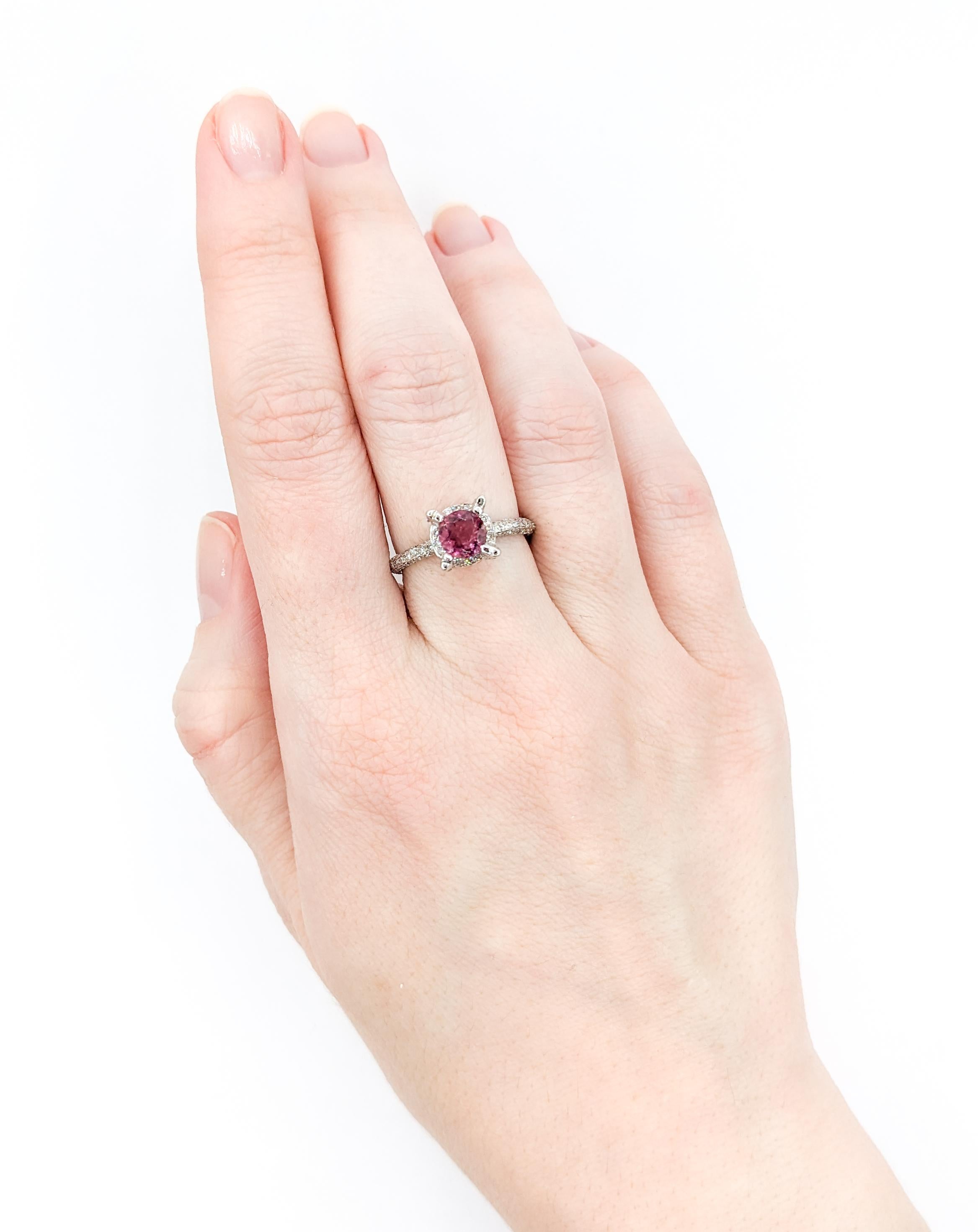 Bague en or blanc avec tourmaline rose de 0,78 ct et diamants de 0,75 ctw en vente 2