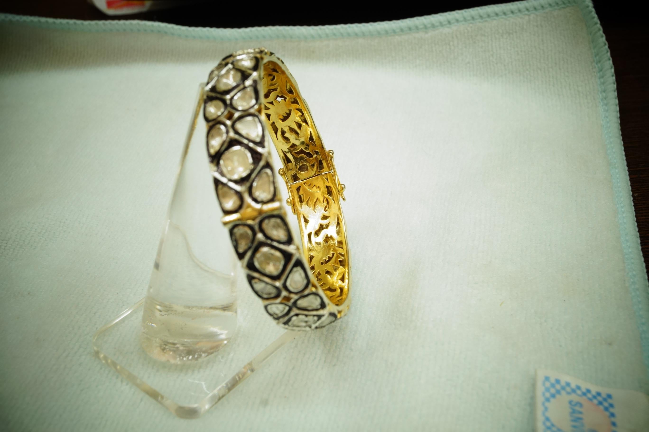 Victorian Natural uncut rose cut diamond double tone sterling silver bracelet In New Condition For Sale In Delhi, DL