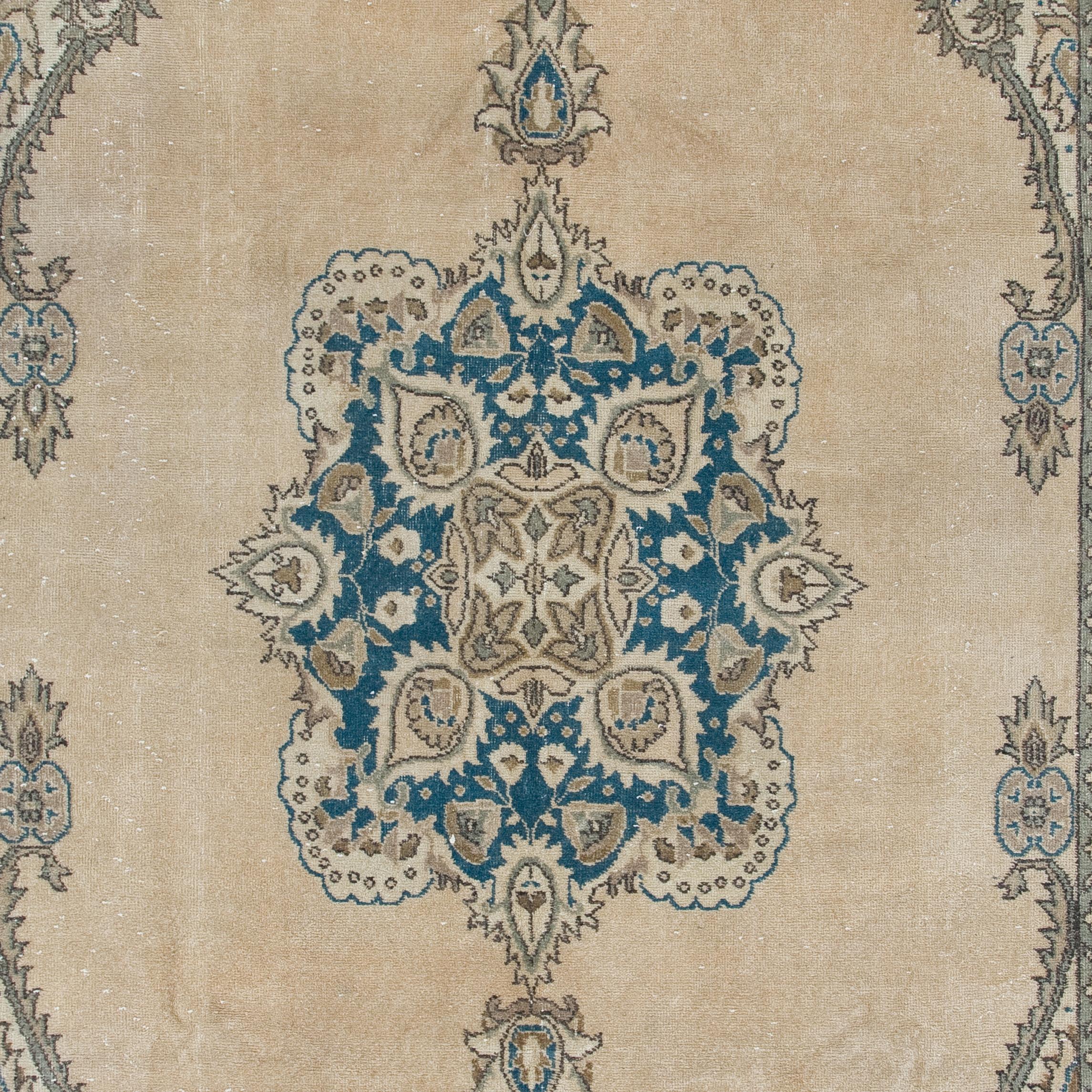 7,8x11.4 Ft Handgefertigter Anatolischer Oushak-Teppich, traditioneller Wollteppich (Türkisch) im Angebot