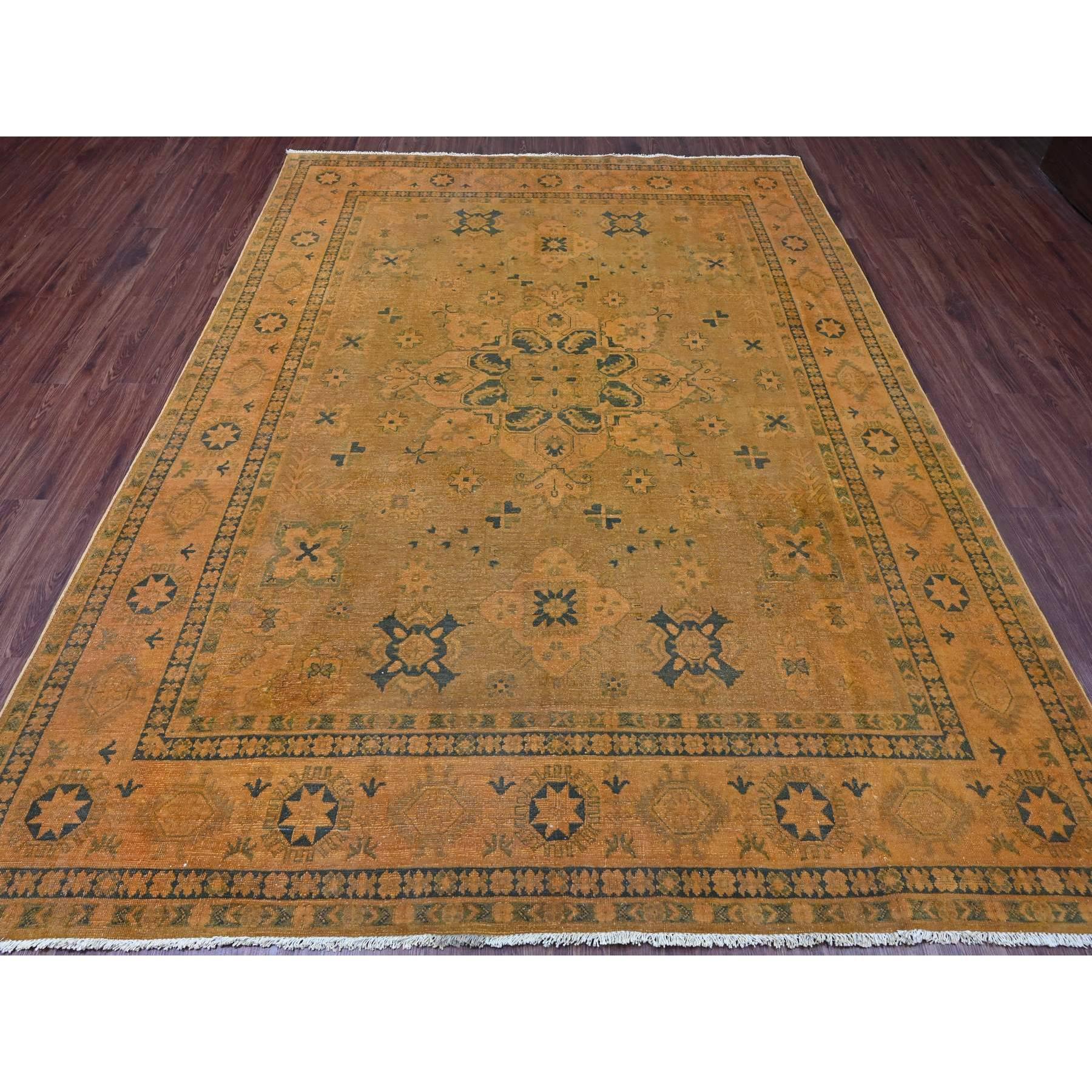 Honey Brown, Kazak surteint avec motif de médaillon de fleur, 100% laine, noué à la main, Tapis d'Orient
Matières premières : Laine
Latex : Pas de poils 
hauteur : 0,25 pouces
Style : Traditionnel
Couleur primaire : marron
Couleurs secondaires :