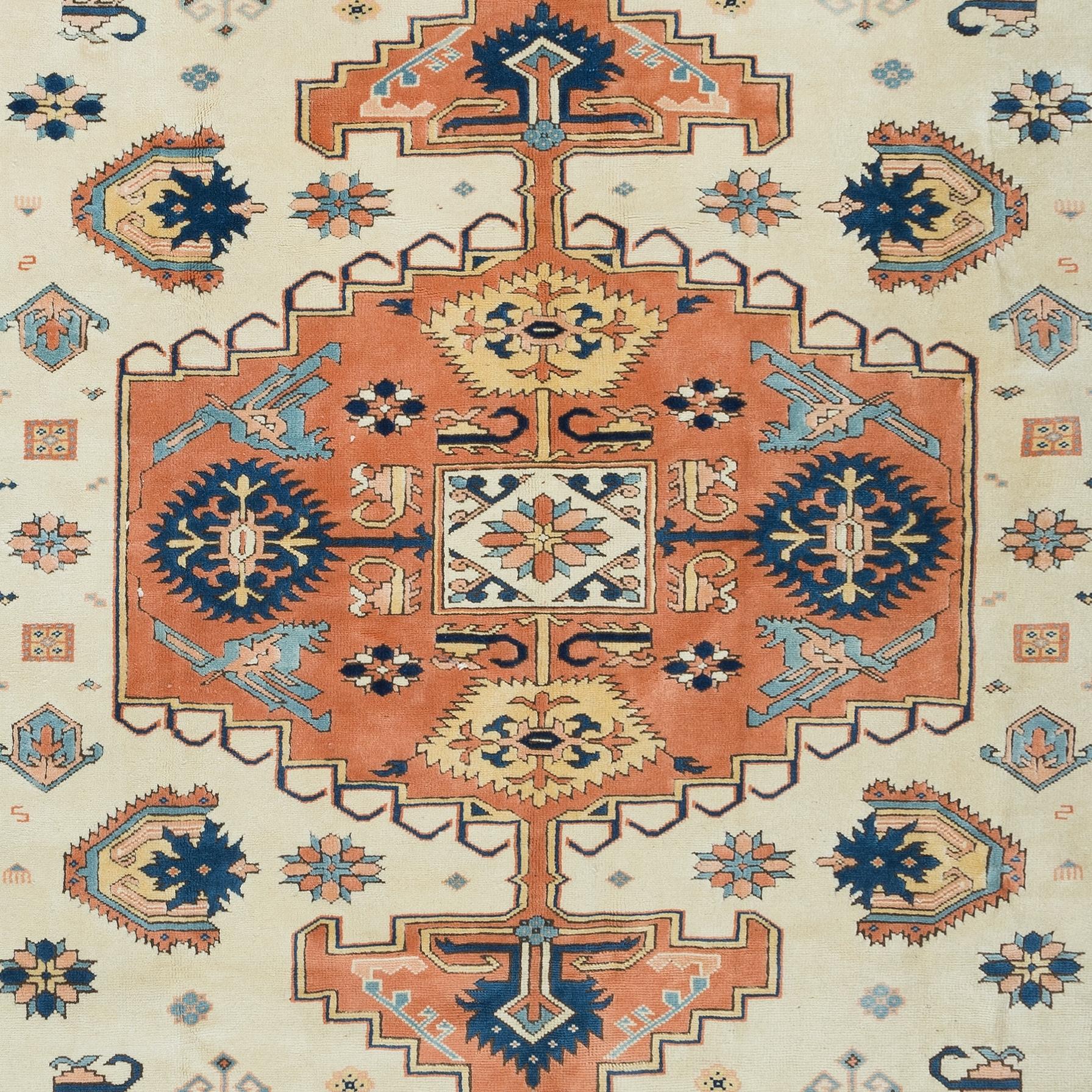 7,8x9.2 Ft Traditioneller handgefertigter türkischer Vintage-Teppich mit Medaillon, 100 % Wolle, handgefertigt im Zustand „Gut“ im Angebot in Philadelphia, PA