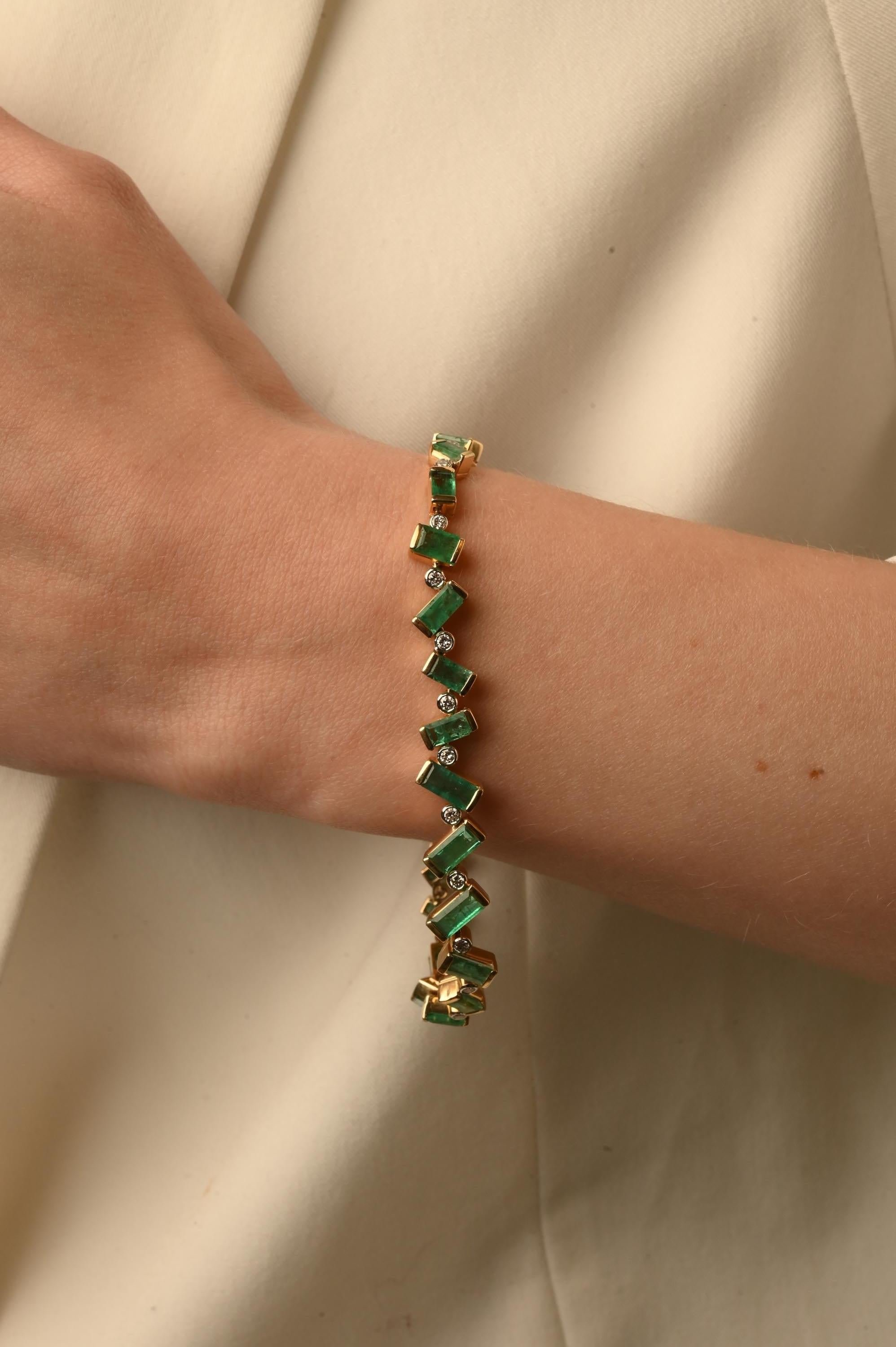 Emerald and Diamond bracelet in 14K Gold. It has a perfect octagon cut gemstone to make you stand out on any occasion or an event.
A tennis bracelet is an essential piece of jewelry when it comes to your wedding day. The sleek and elegant style