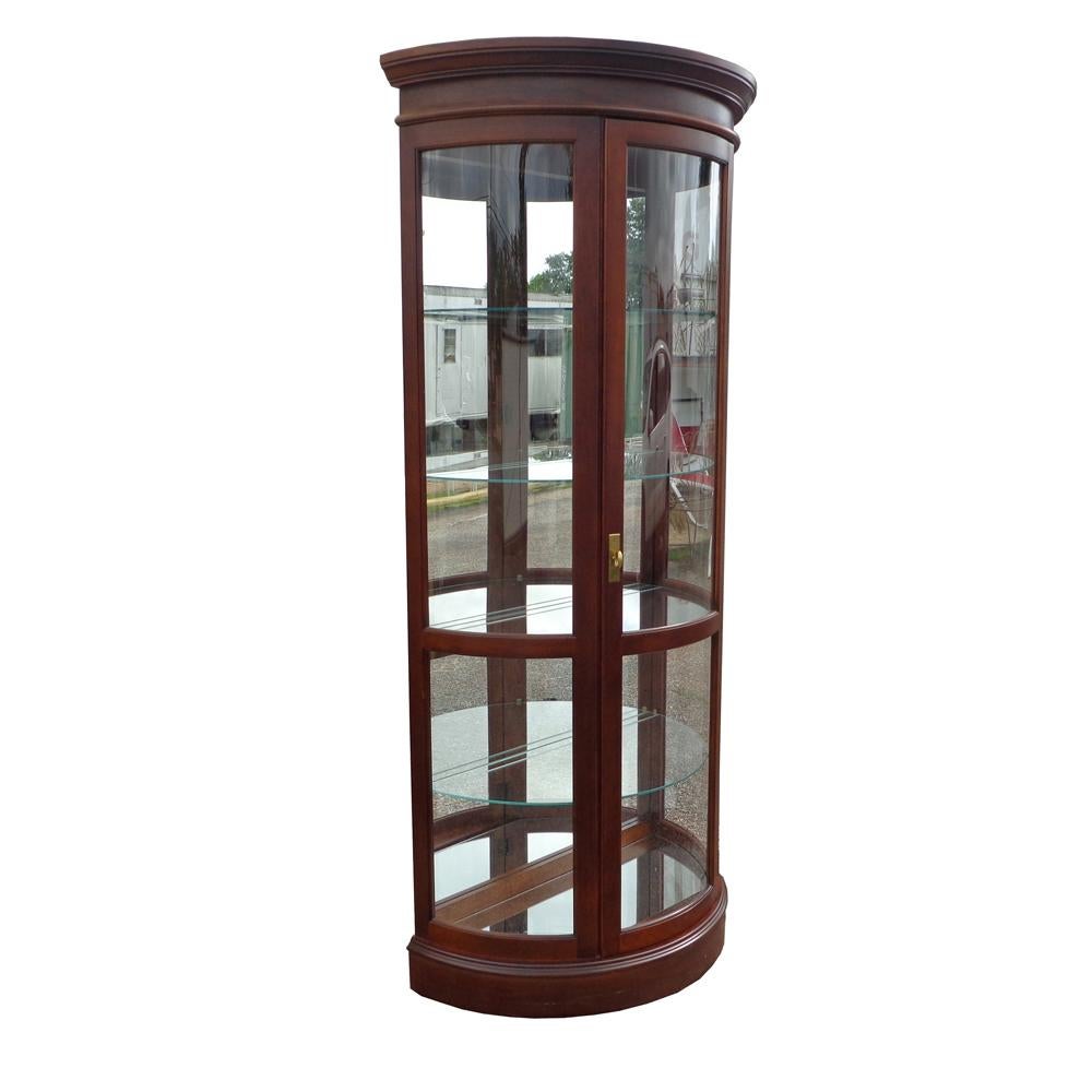 Vitrinenschrank von Pulaski Furniture Corporation im Angebot