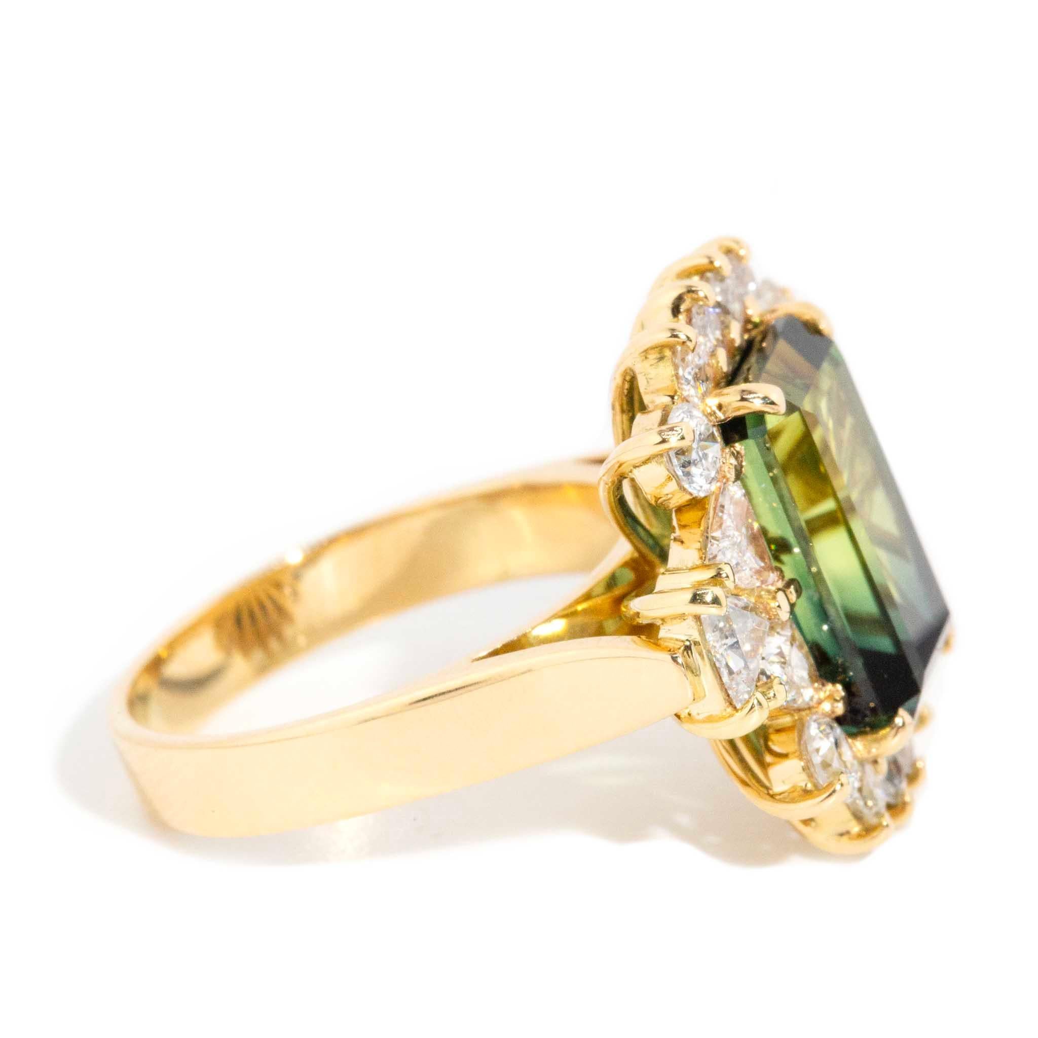 Women's or Men's 7.90 Carat Emerald Cut Parti Sapphire & Diamond Ring 18 Carat Yellow Gold For Sale