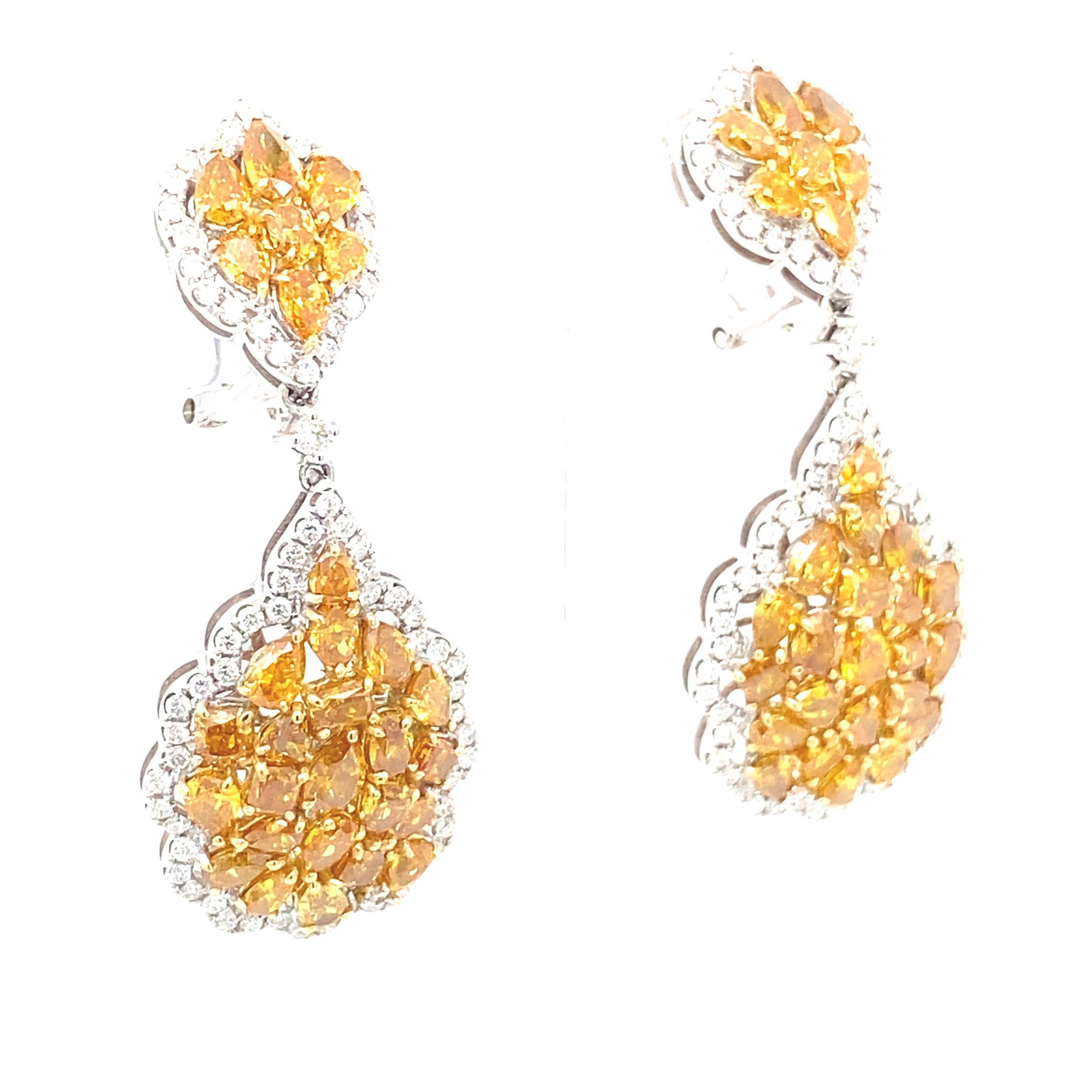 Boucles d'oreilles chandelier en or bicolore avec diamants multicolores de 7,90 carats Pour femmes en vente