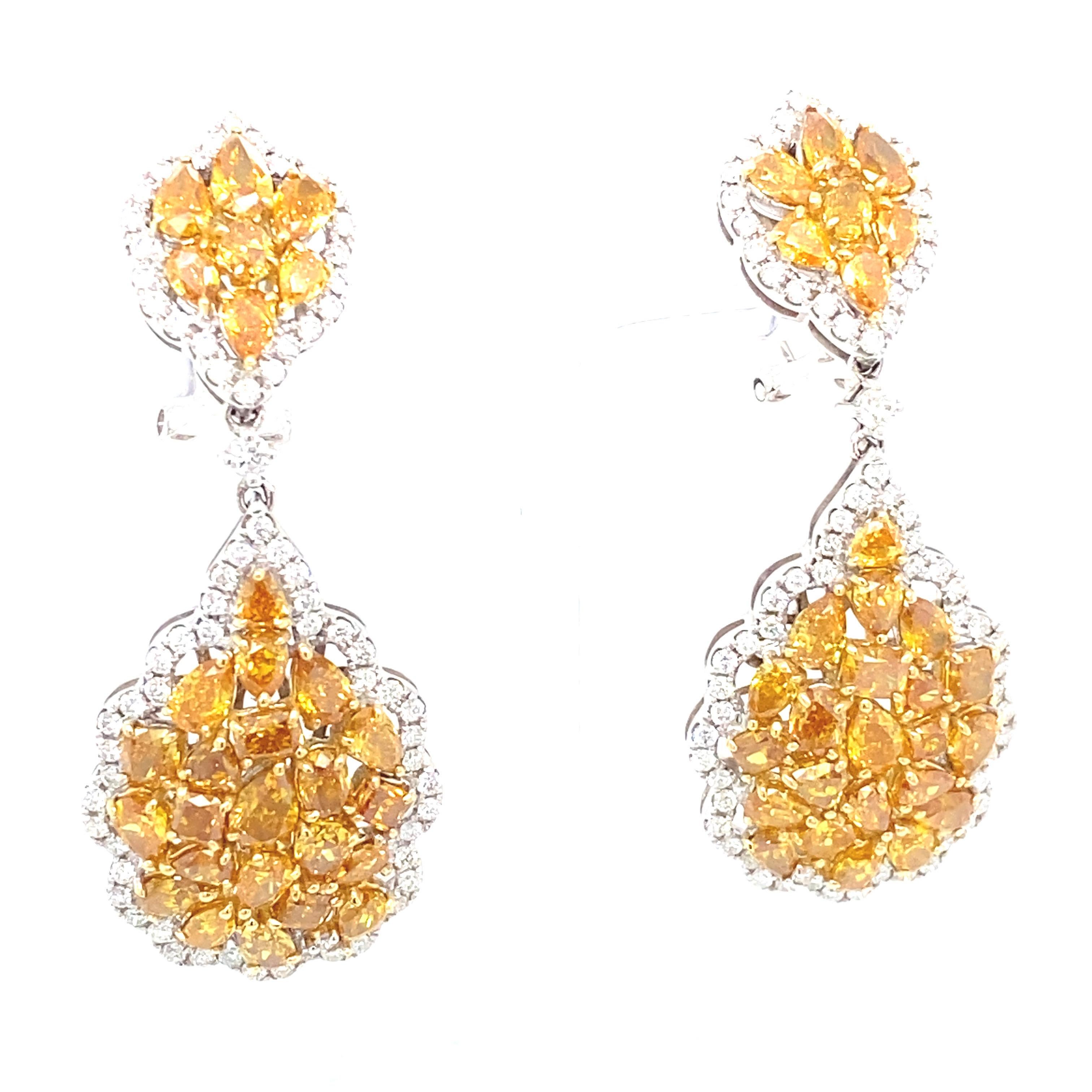 Boucles d'oreilles chandelier en or bicolore avec diamants multicolores de 7,90 carats en vente 3