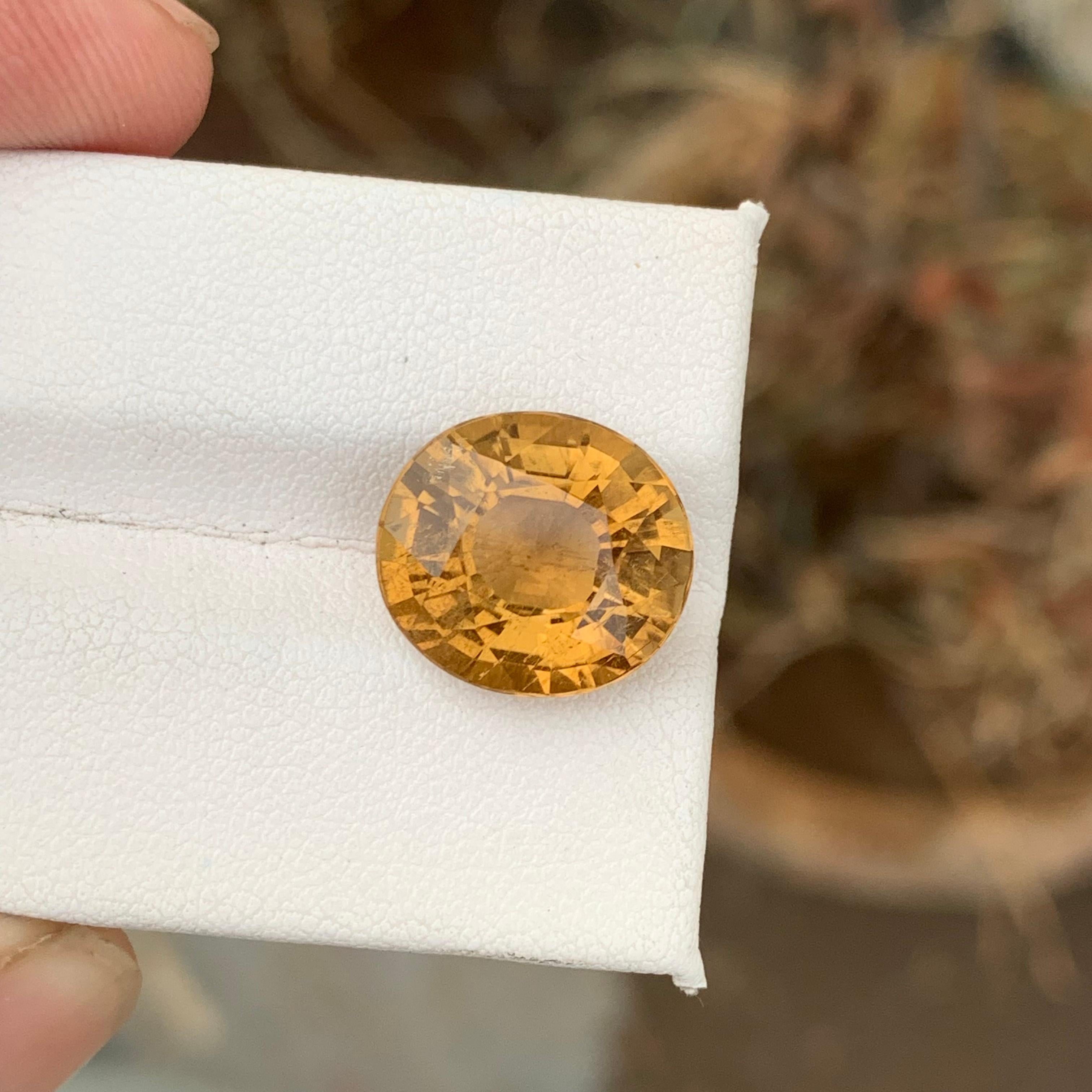 Women's or Men's 7.90 Carat Natural Yellow Canary Tourmaline Loose Gemstone For Jewelry Making  For Sale