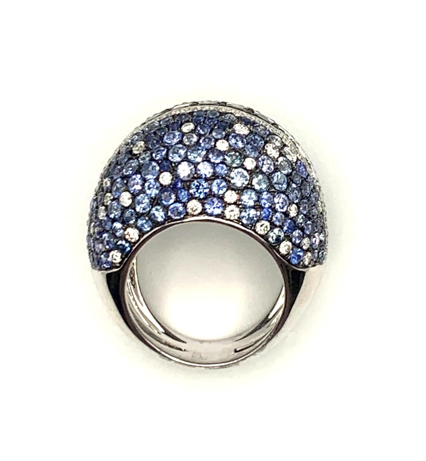 Women's or Men's 7.90 Carats Total Blue Sapphire and Diamond Pave White Gold Dome Cocktail Ring For Sale