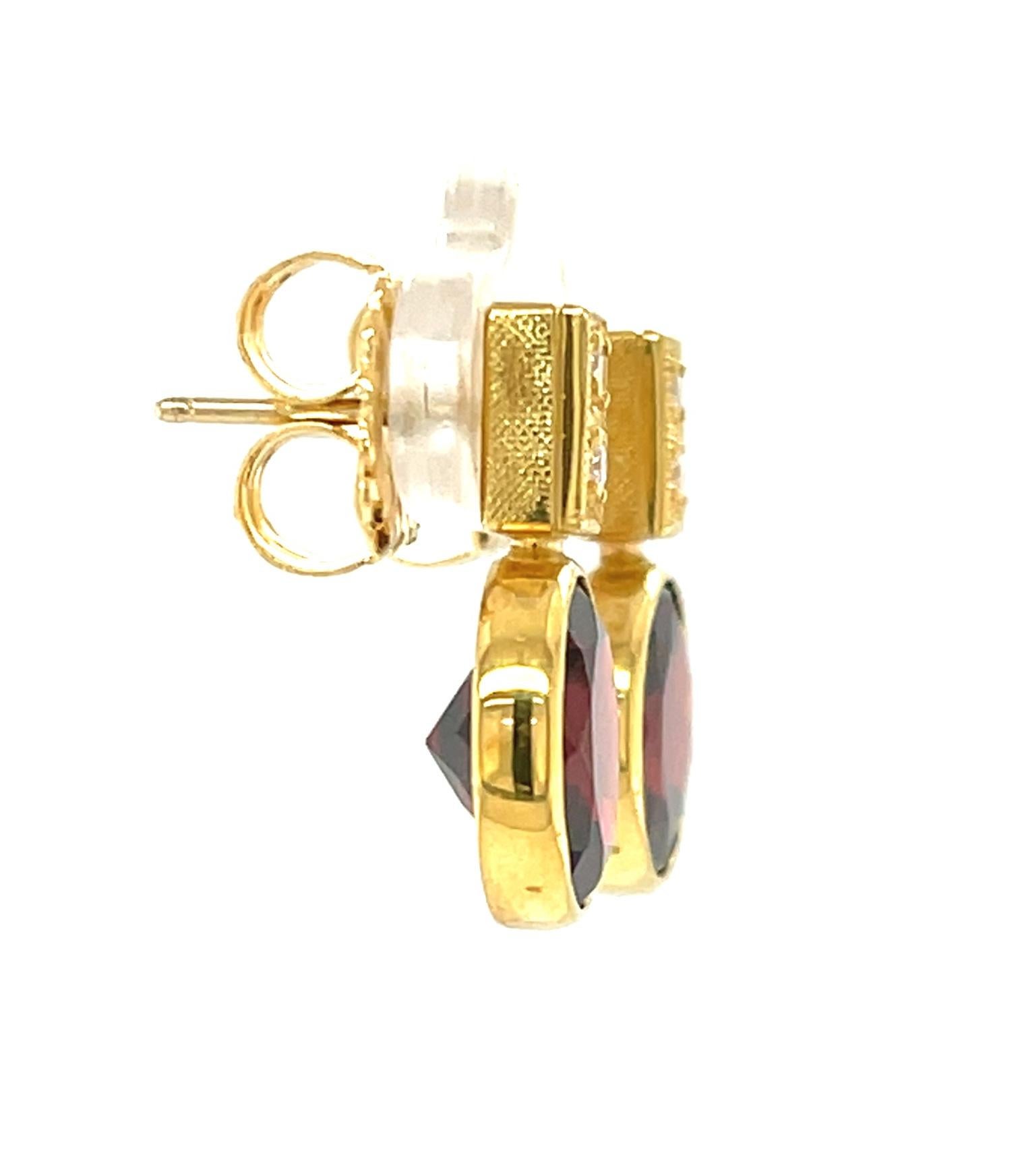 Rote Granat- und Diamant-Tropfen-Ohrringe aus 18k Gelbgold, insgesamt 7,90 Karat (Kunsthandwerker*in) im Angebot