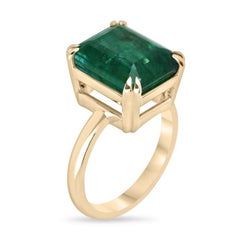 7.90ct Emerald Solitaire Ring - 18K Gold, Earth Mined, Double Claw Prong
