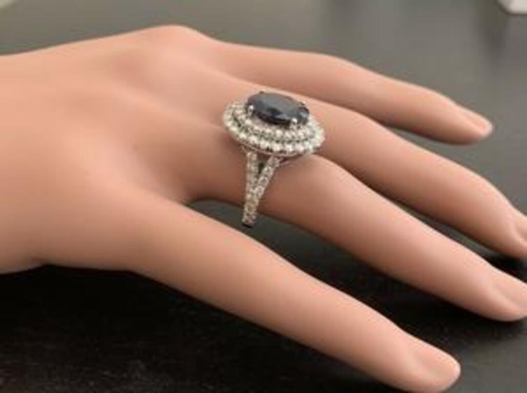 7.90 Carat Natural Blue Sapphire and Diamond 14 Karat Solid White Gold Ring For Sale 2