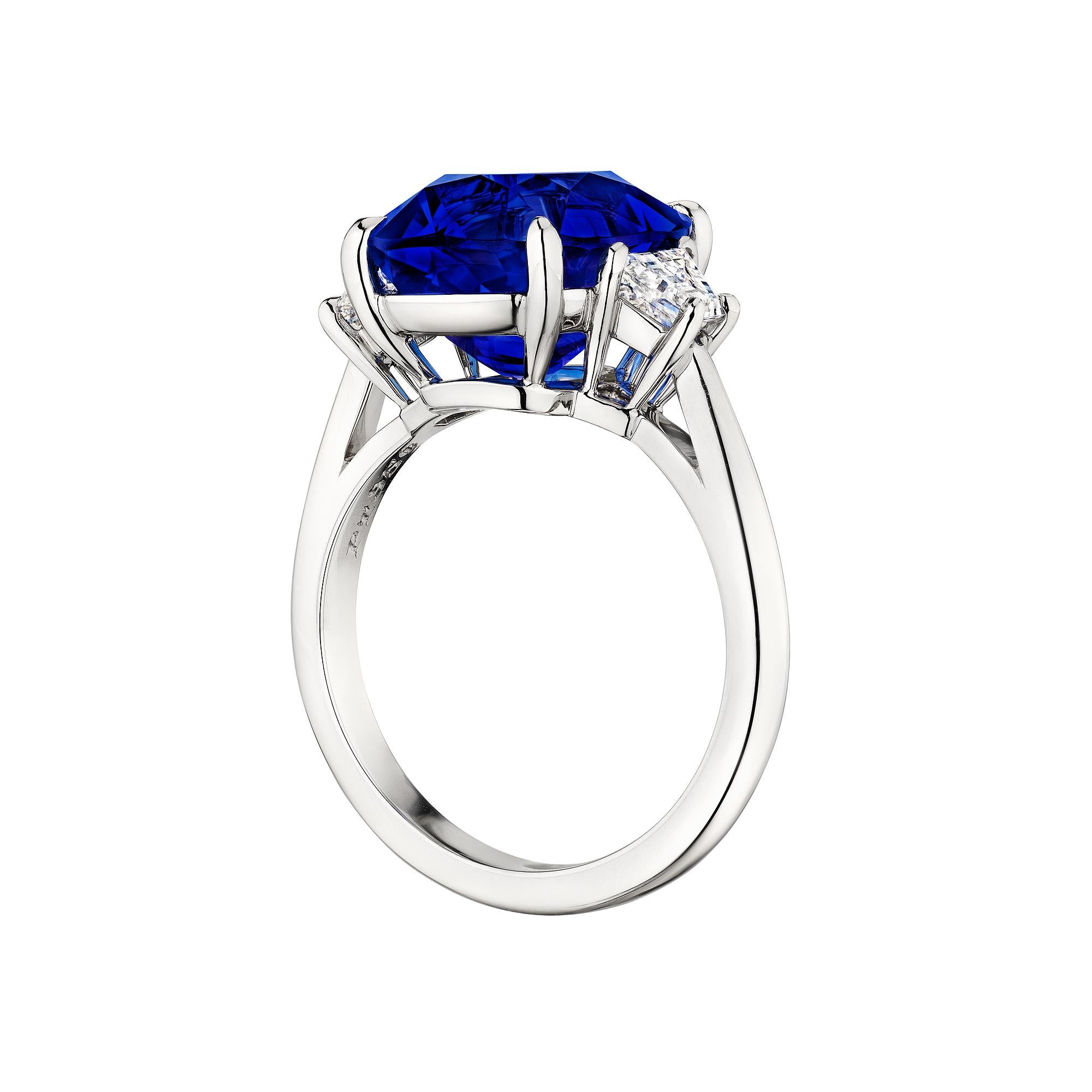 Contemporain 7.92 Carat Cushion Cut Natural No Heat Blue Sapphire Diamond Platinum Ring en vente