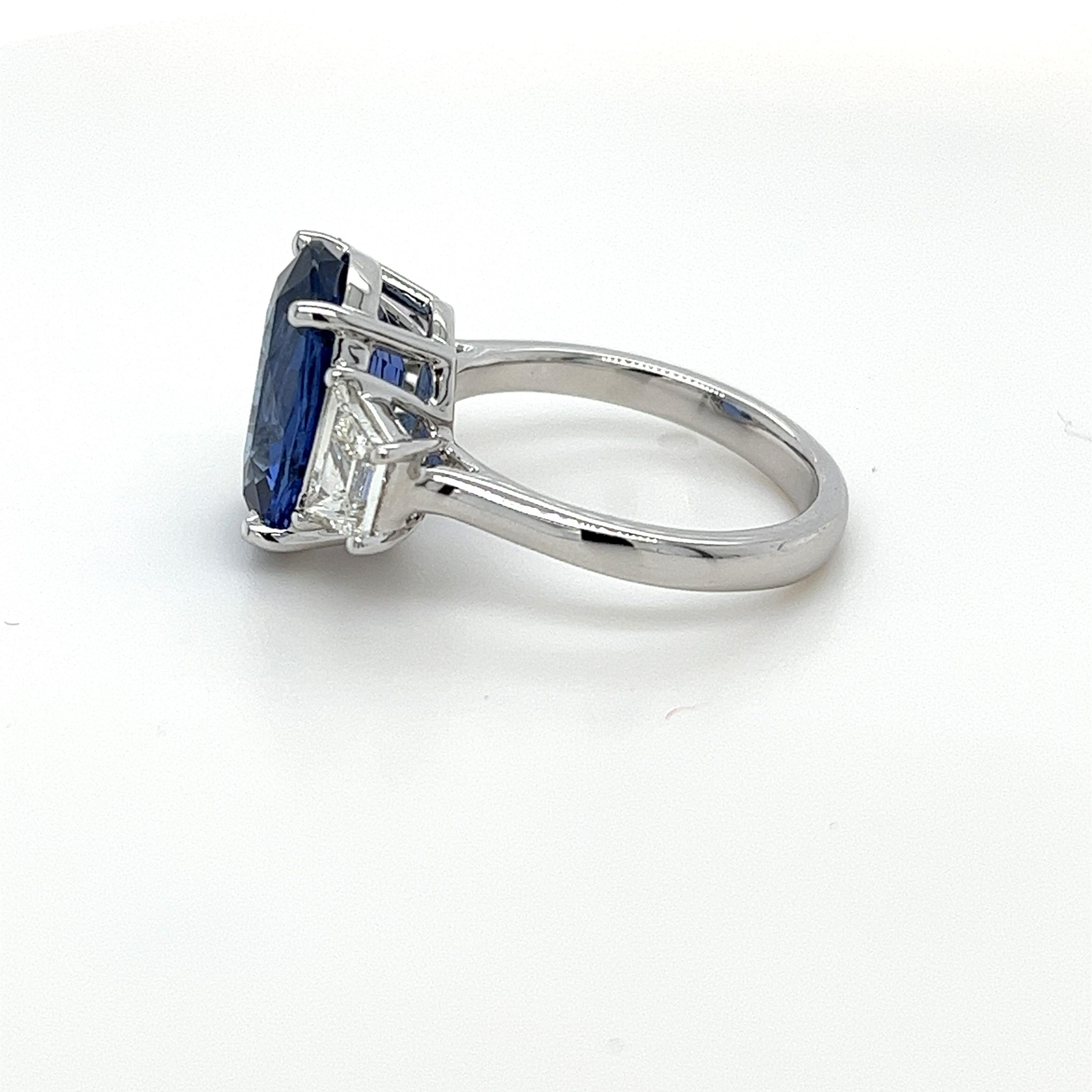 Modern 7.93 Carat Ceylon Sapphire & Diamond Ring in Platinum For Sale