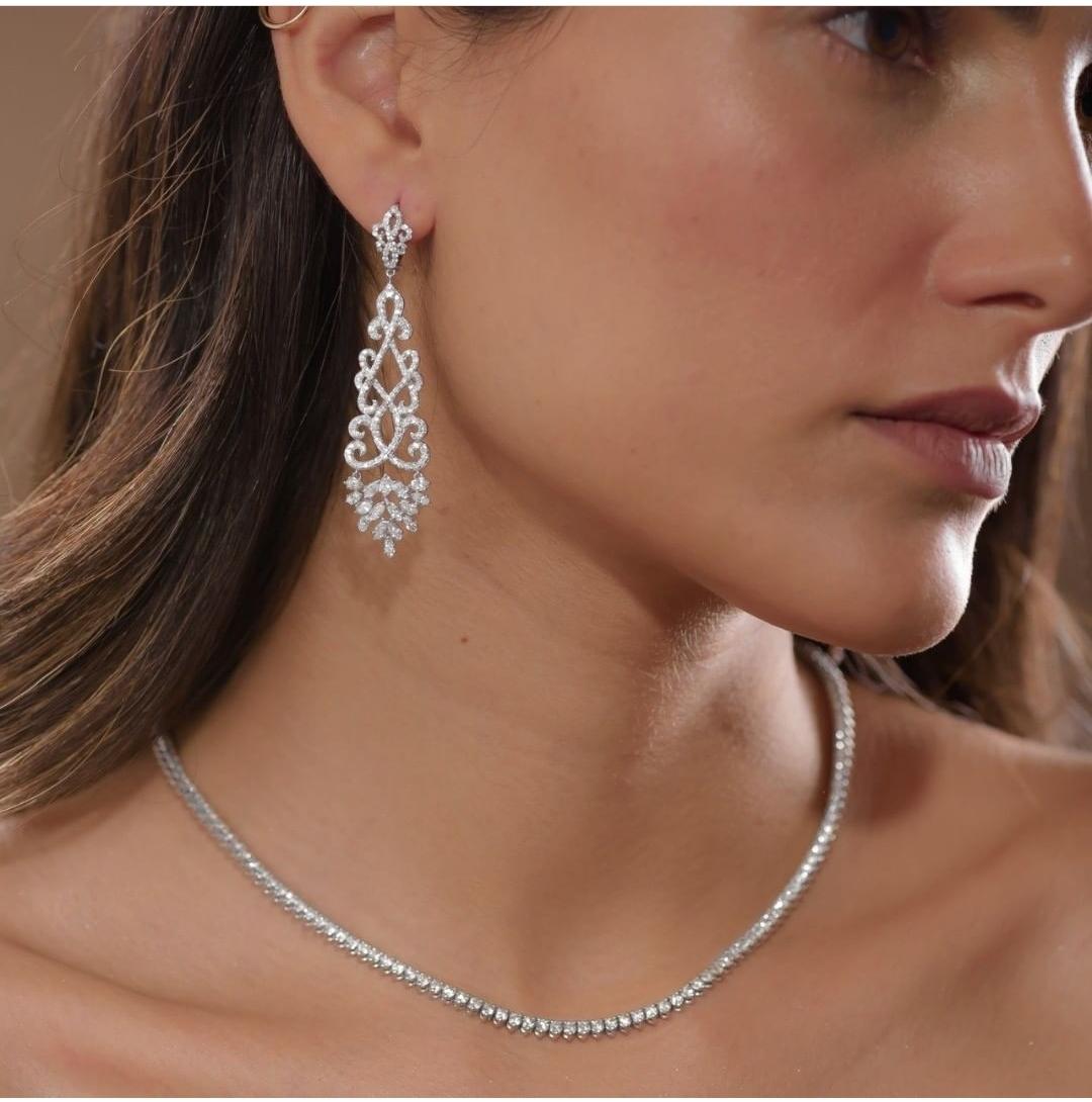 7,93 Karat Pave Set Rundschliff Diamant Halskette Damen im Angebot