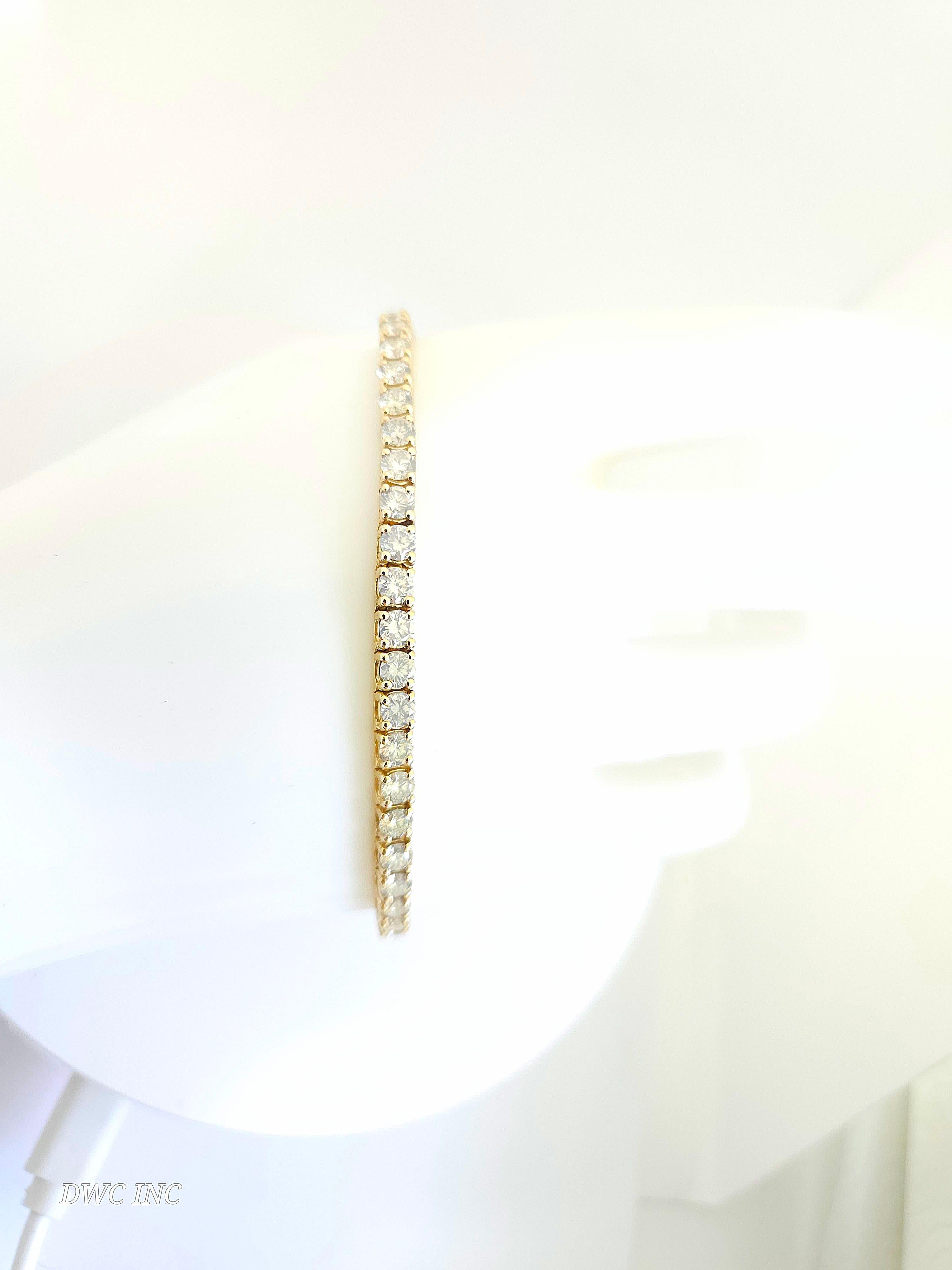 7,93 Karat runder Diamant-Tennisarmband aus 14 Karat Gelbgold mit Brillantschliff im Angebot 1