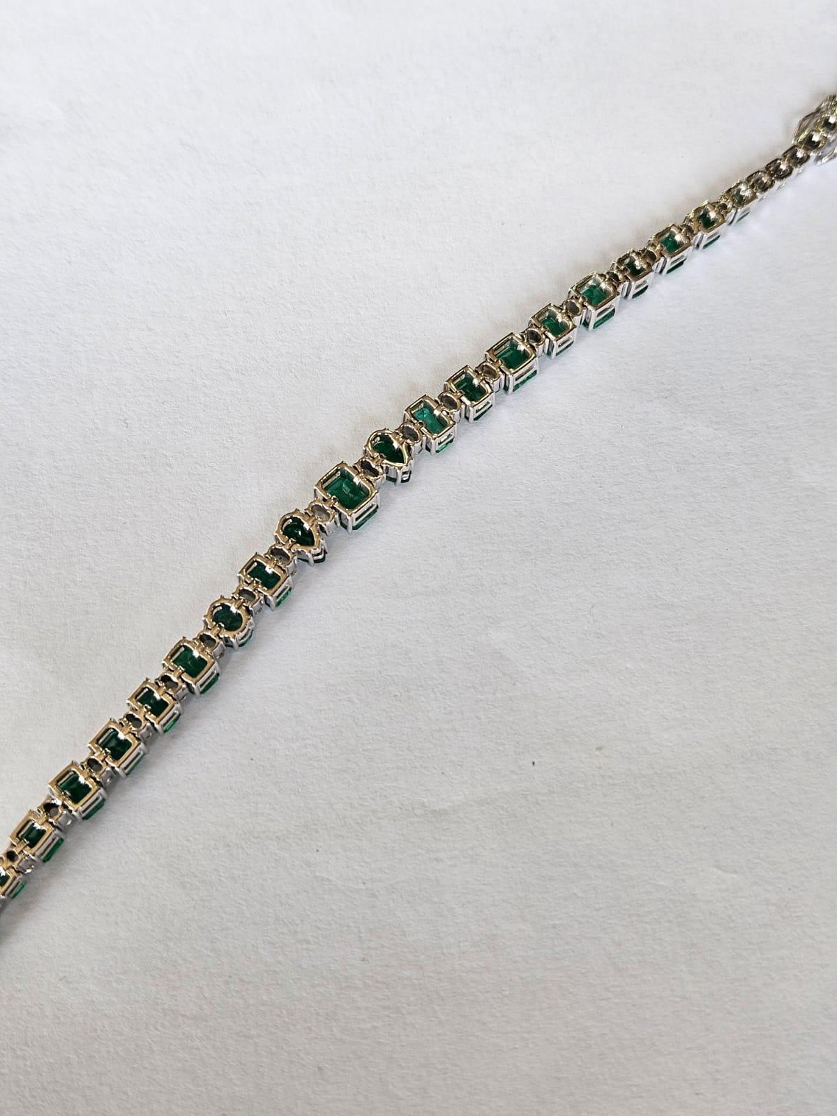 Modern 7.93 carats, natural Zambian Emeralds & Rose Cut Diamonds Tennis Bracelet For Sale