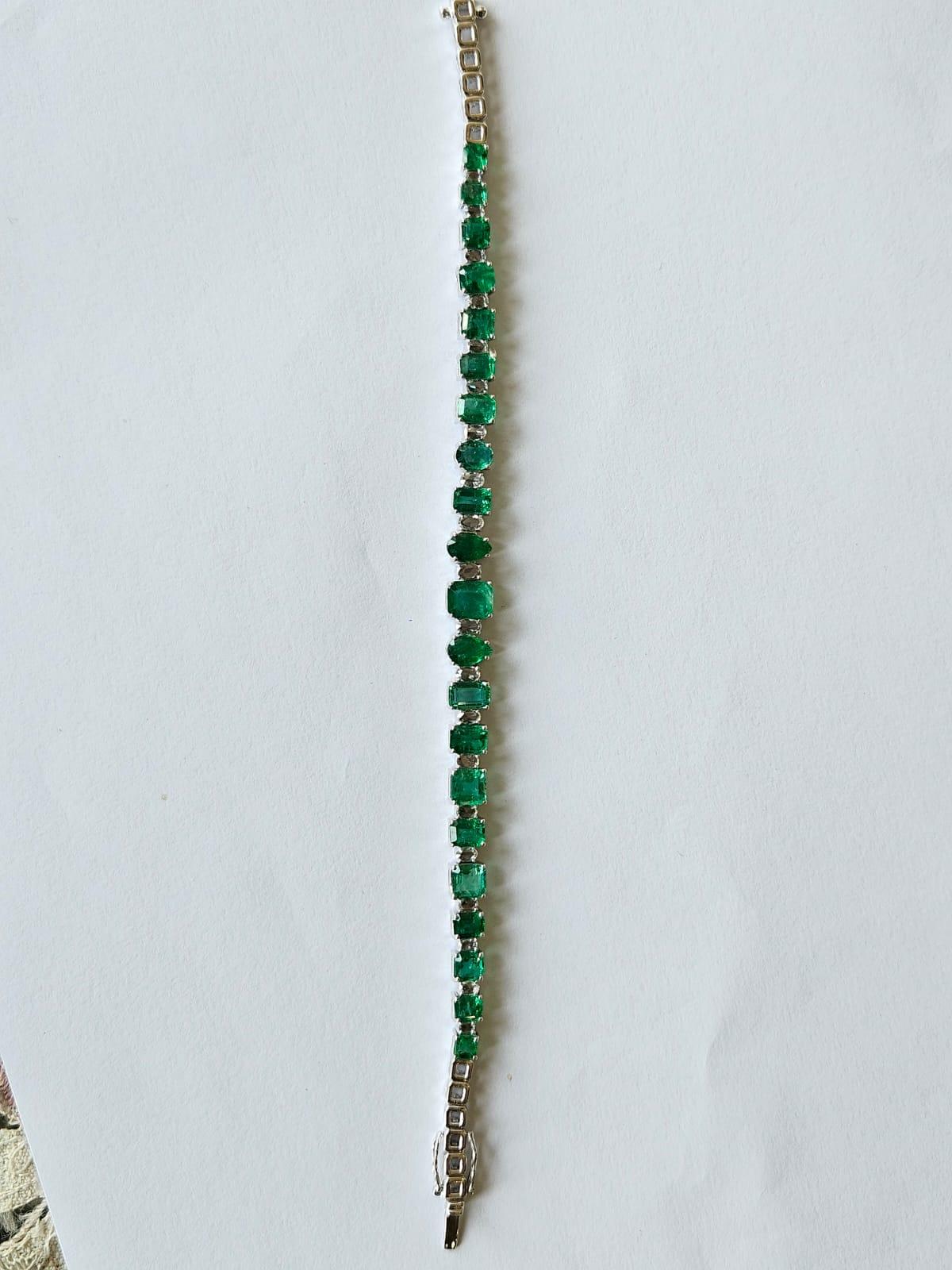 Tennisarmband mit 7,93 Karat natürlichen sambischen Smaragden und Diamanten im Rosenschliff für Damen oder Herren im Angebot