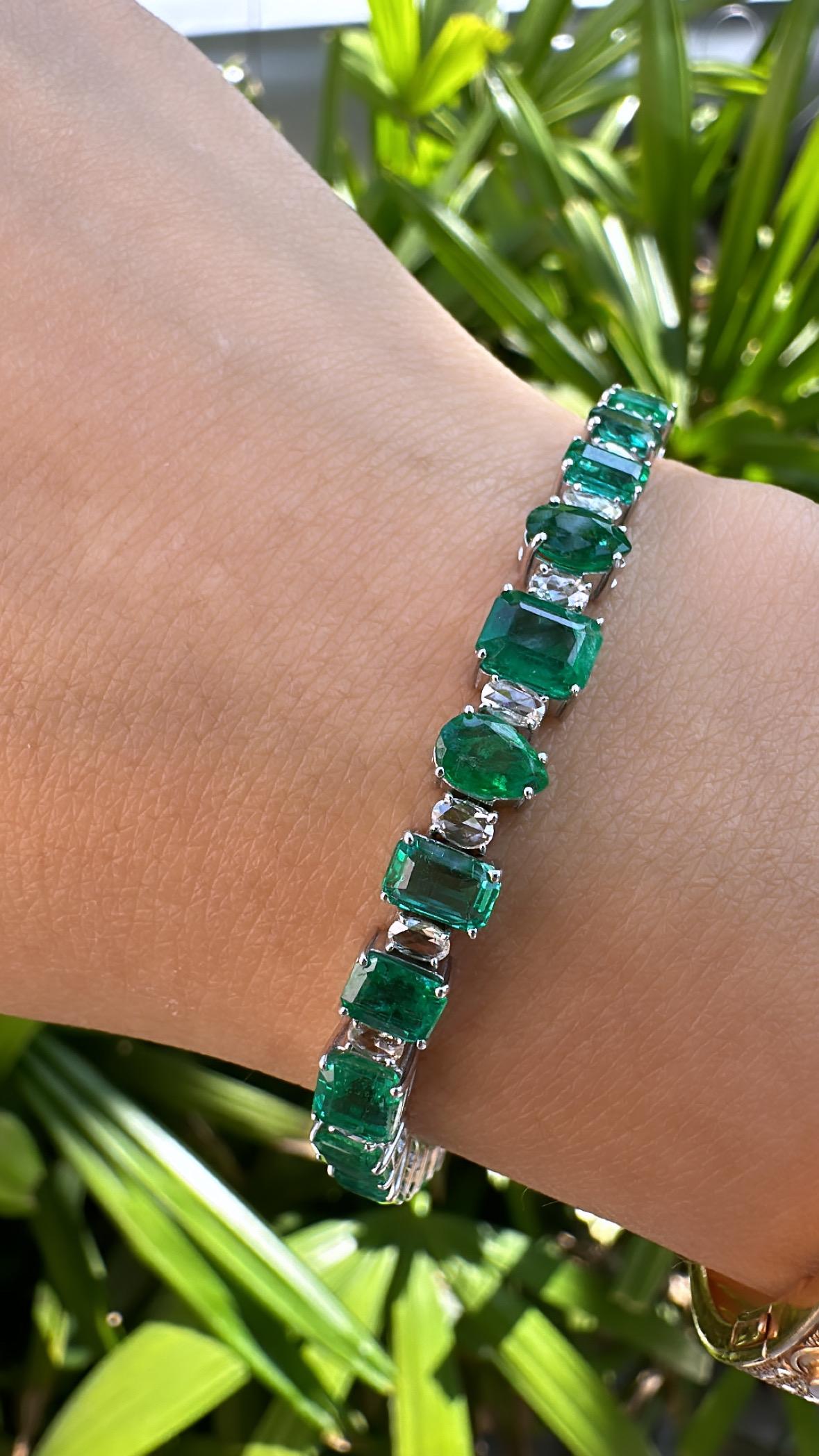 7.93 carats, natural Zambian Emeralds & Rose Cut Diamonds Tennis Bracelet For Sale 3